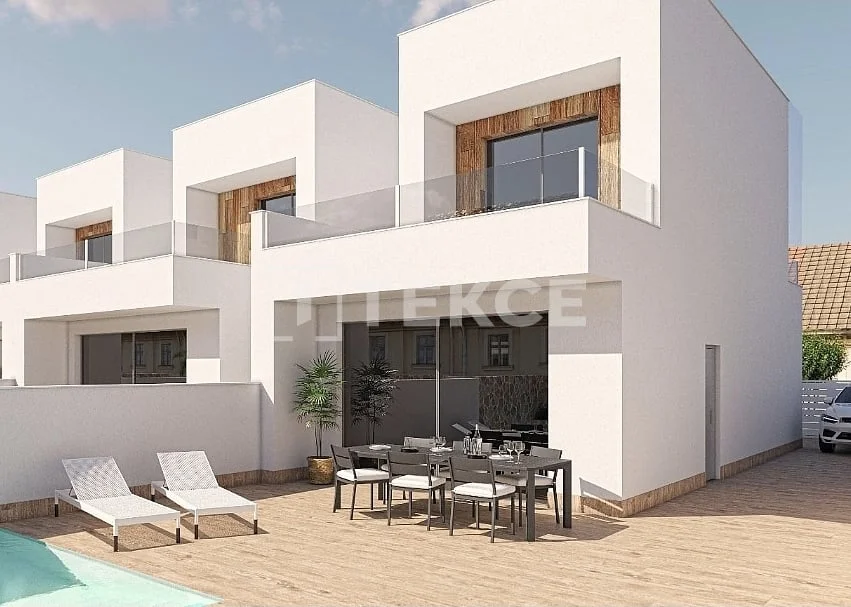 3-Bedroom Villa with Private Pool and Garden in San Pedro del Pinatar, photo 2