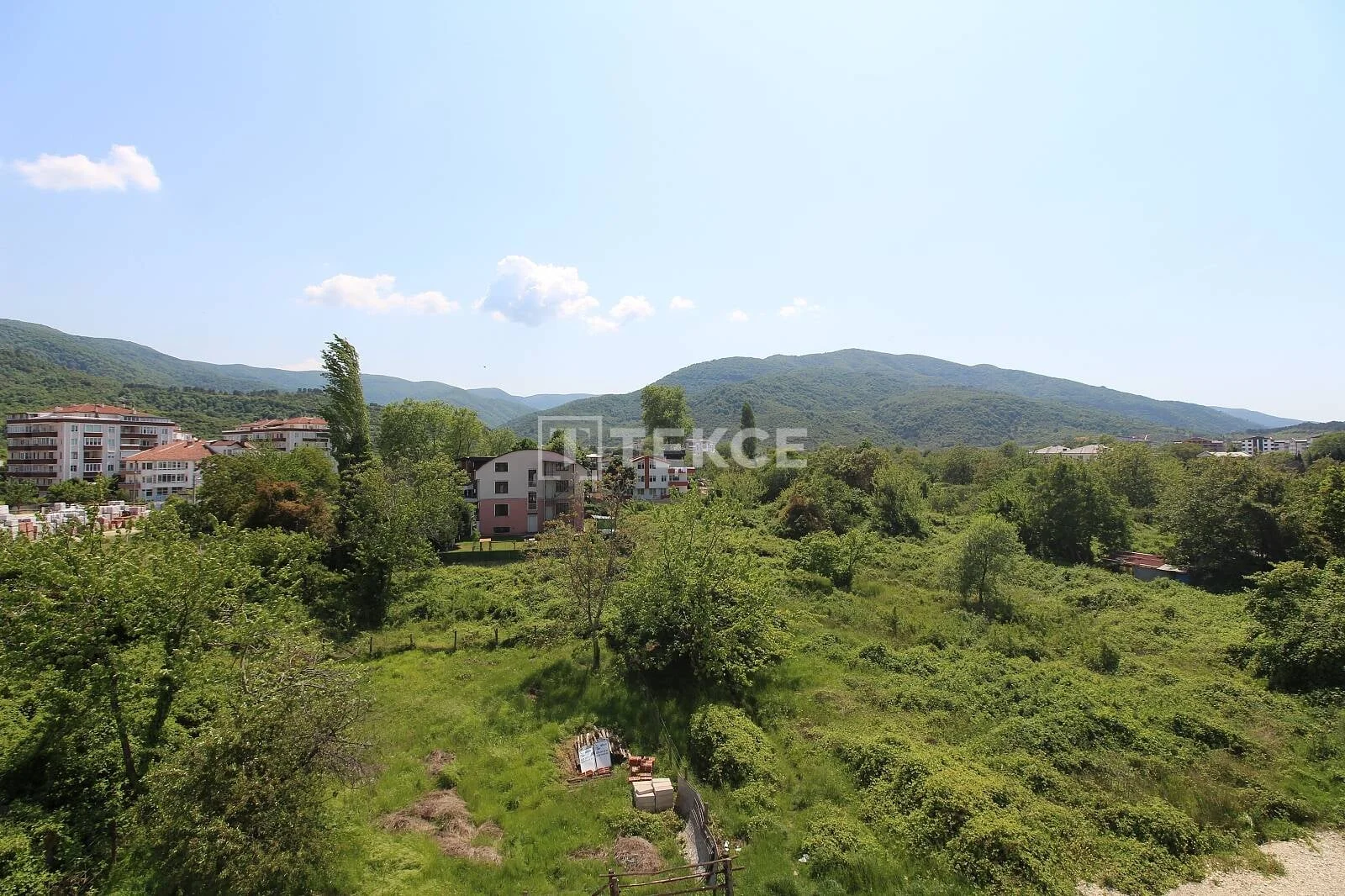 3-Bedroom Apartment with Mountain Views in Cinarcik, photo 3