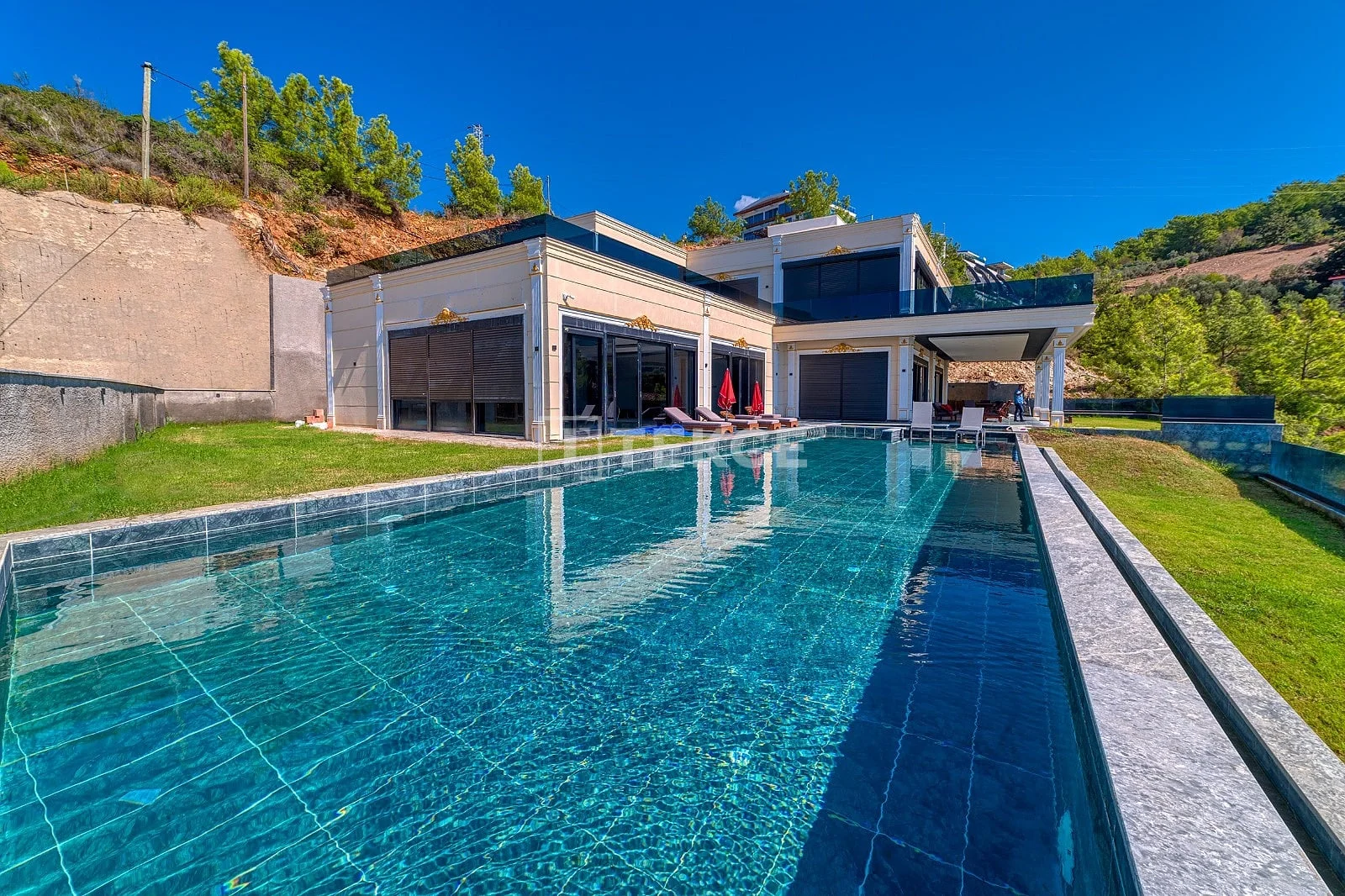 8-Bedroom Luxury Villa with Sea View in Kargicak, Alanya, photo 2
