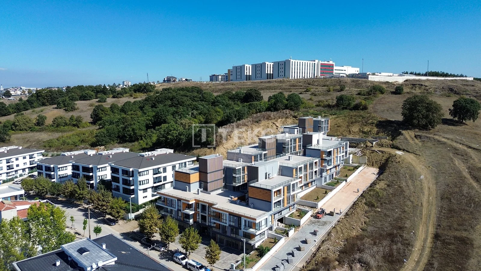 3-Bedroom Apartment with Sea and City Views in Yalova