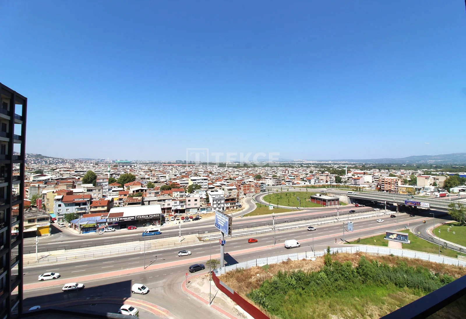 2-Bedroom Apartment with City and Mountain Views in Bursa City Center, photo 3