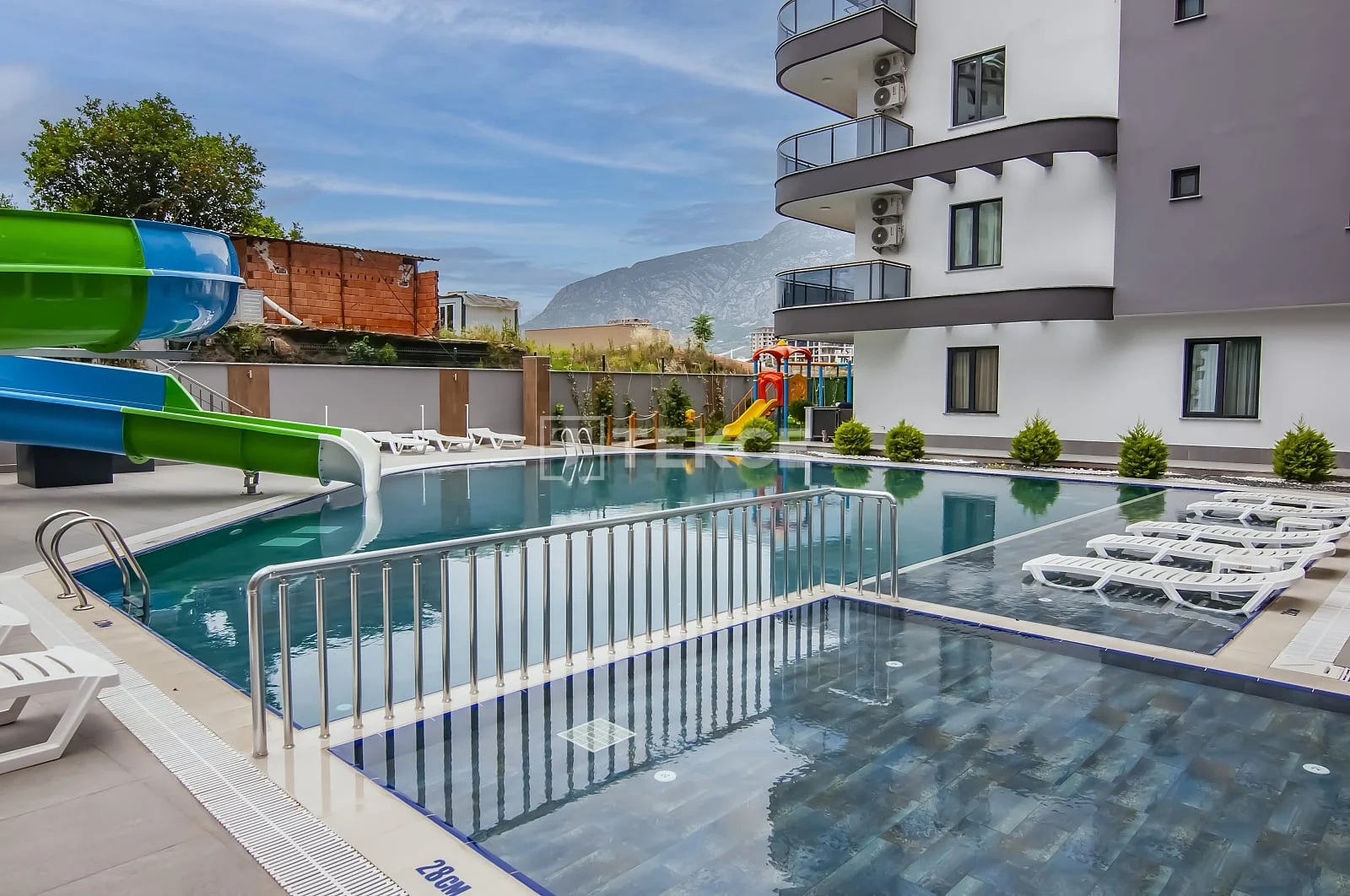 2-Bedroom (2+1) Apartment with Sea View in Mahmutlar, Alanya