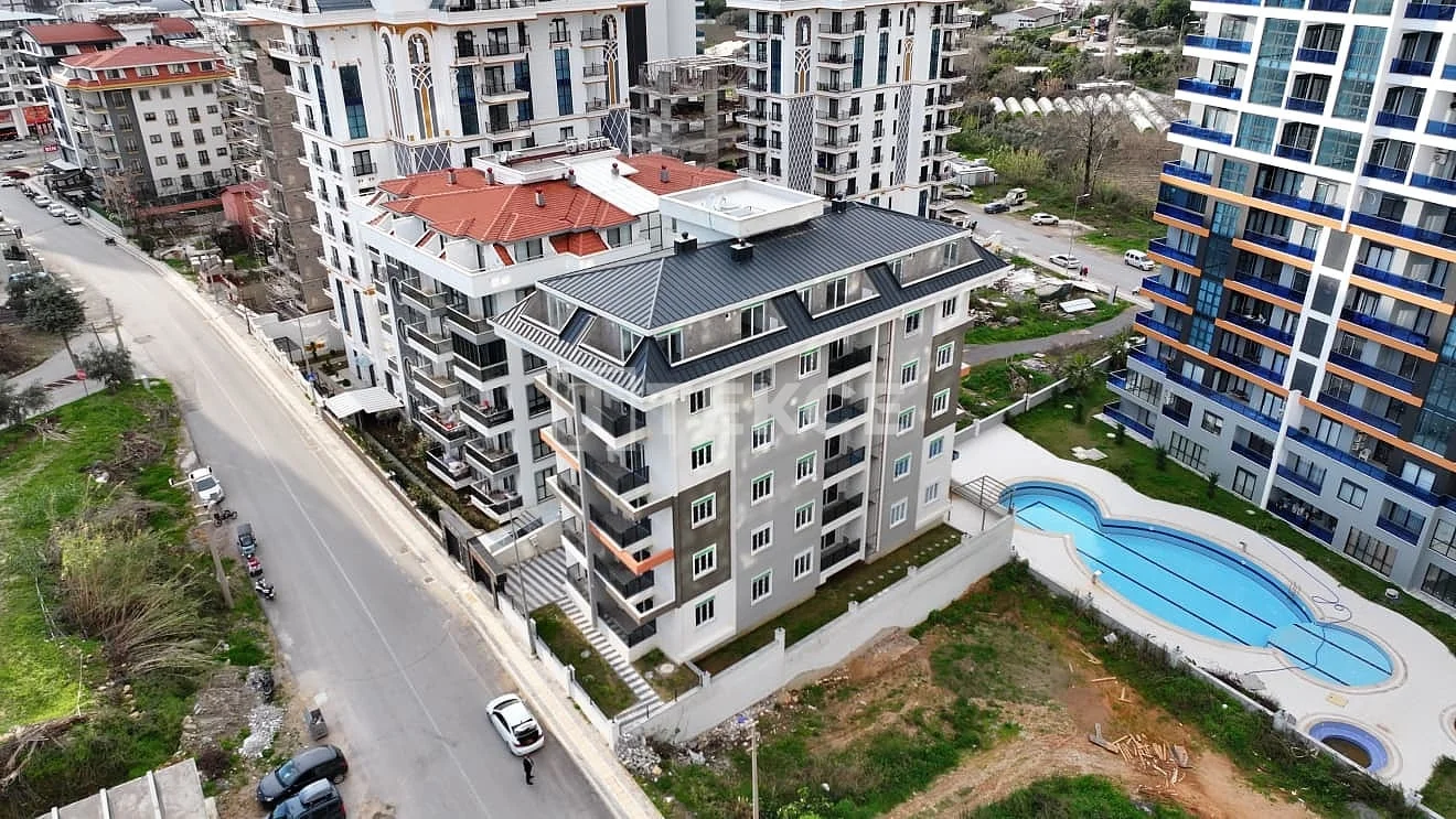 1-Bedroom Apartment with Balcony and Terrace in Mahmutlar, Alanya