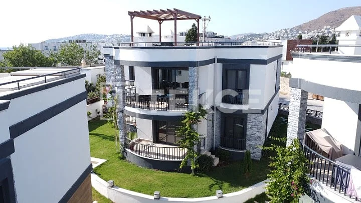 2-Bedroom Penthouse with Sea View in Bodrum, photo 2
