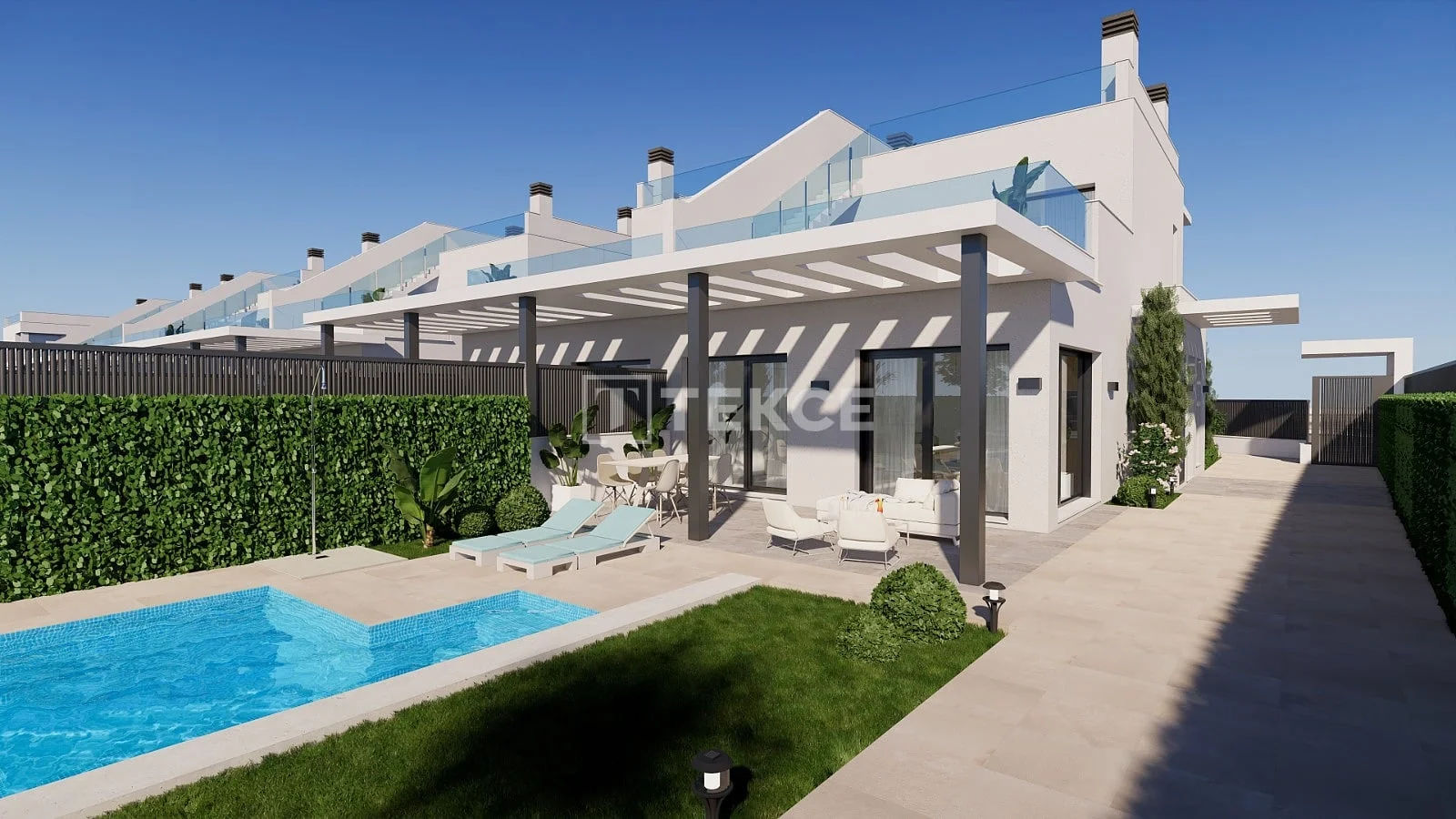 3-Bedroom Villa with Private Pool and Sea View in Los Alcazares