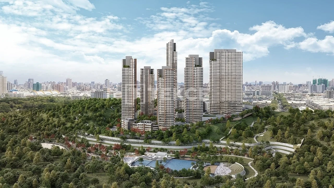 4-Bedroom Apartment with Valley View in Cankaya, Ankara, photo 2