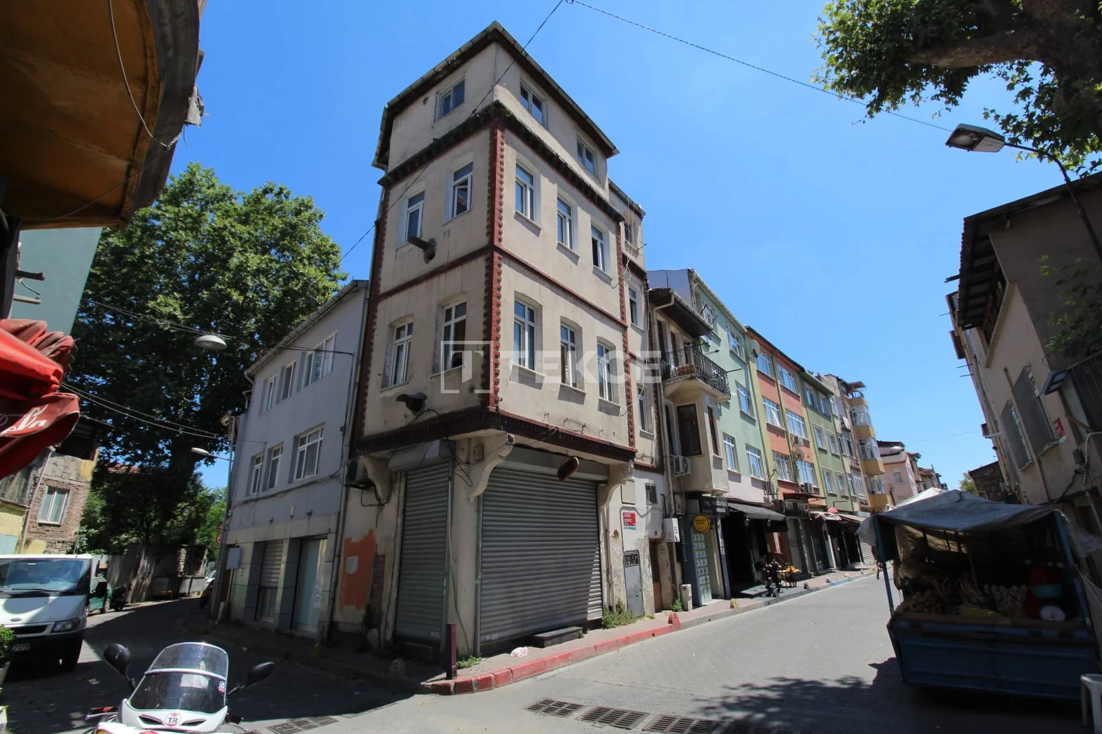 Коммерческое здание с квартирами в Фатихе, Стамбул, фото 3
