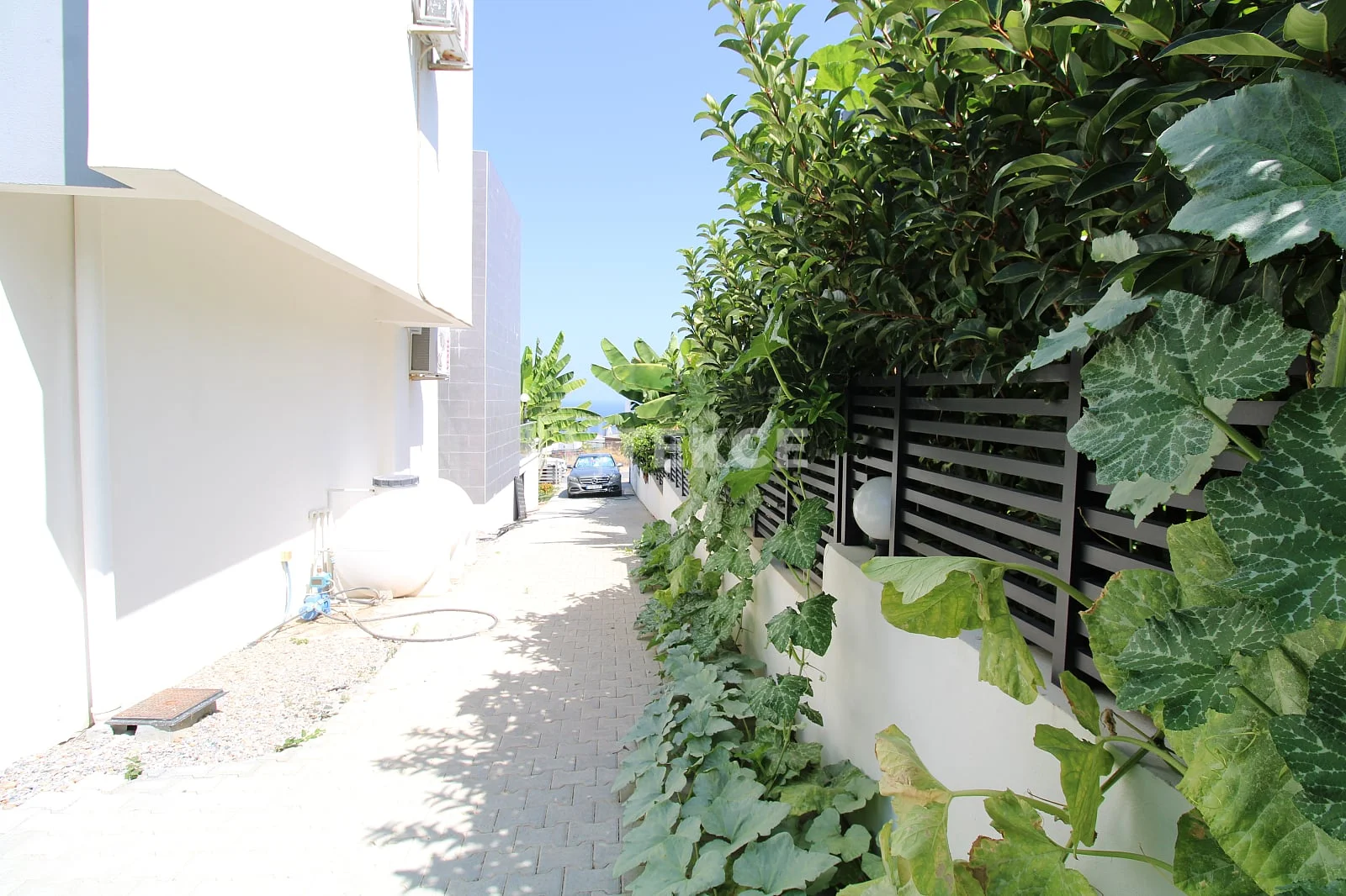 3-Bedroom Villa with Private Pool and Sea View in Kyrenia, photo 5