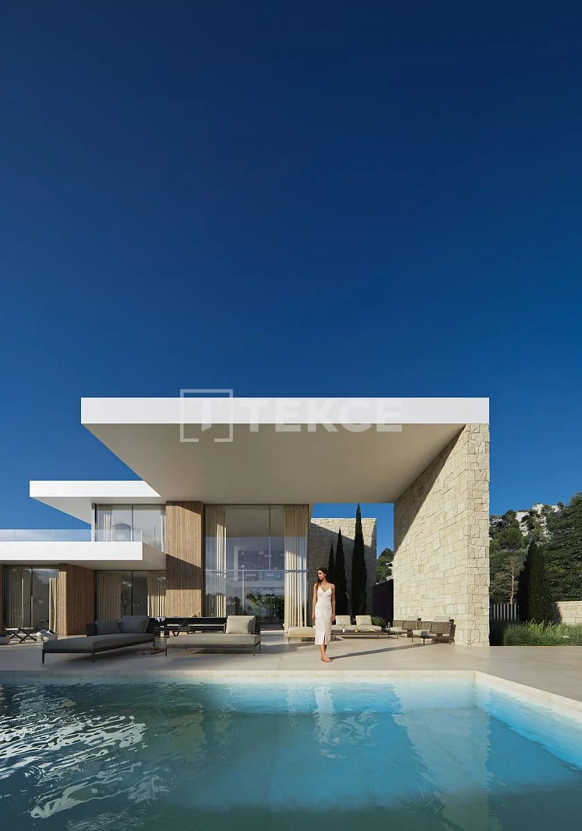 4-Bedroom Villa with Private Pool and Garden in Alicante, photo 5