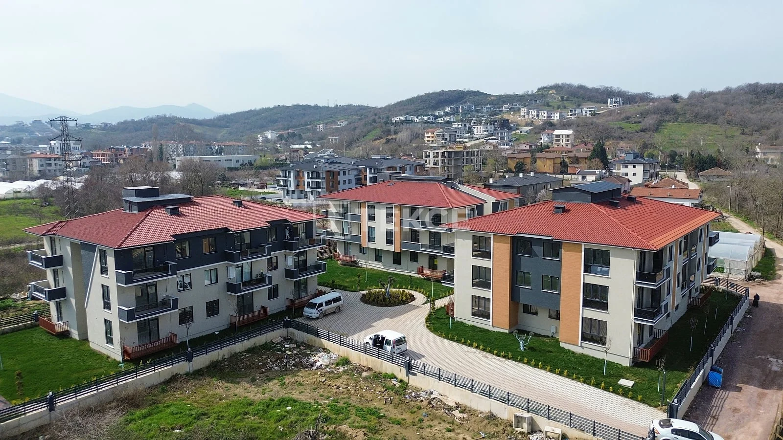 Новая квартира 4 комнаты (3 спальни) в Ялове, 140 м²