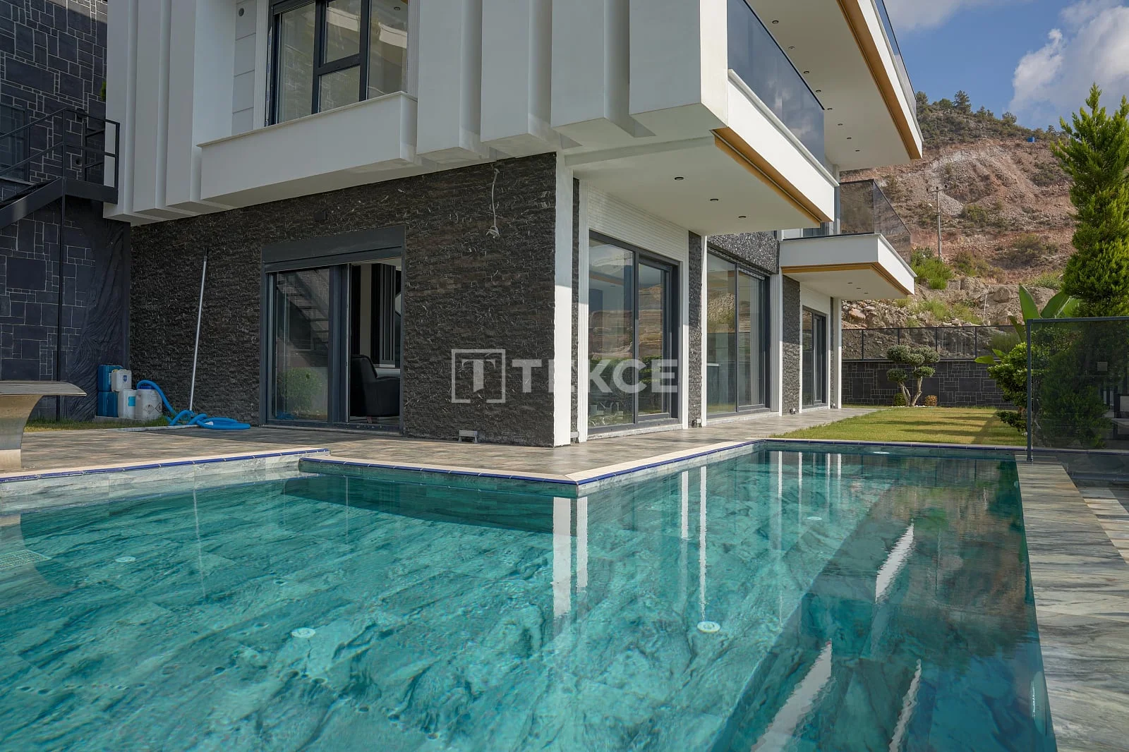 5-Bedroom Villa with Sea and City Views in Alanya, photo 2