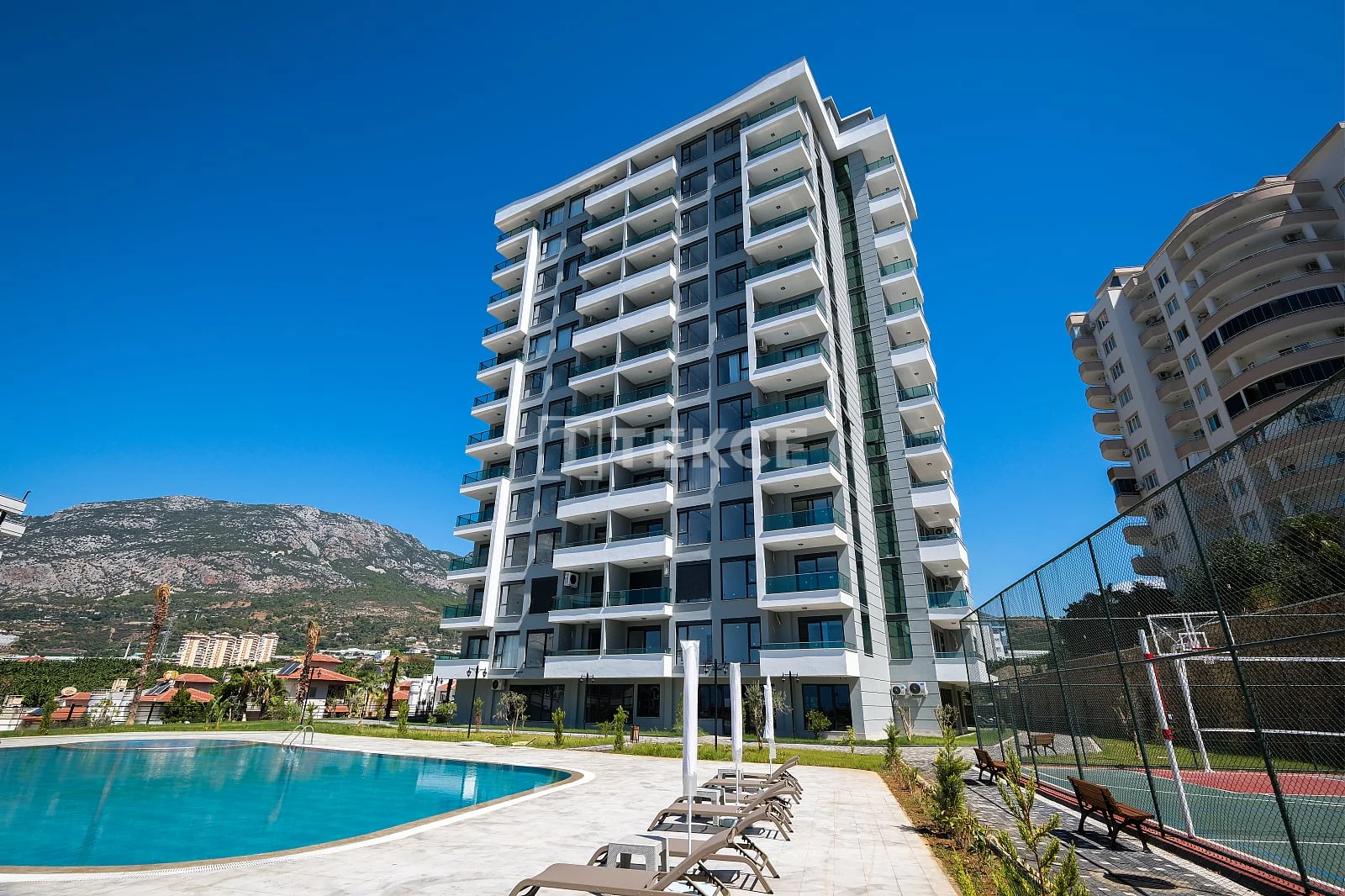 1-Bedroom Apartment with Mountain and City View in Mahmutlar, Alanya