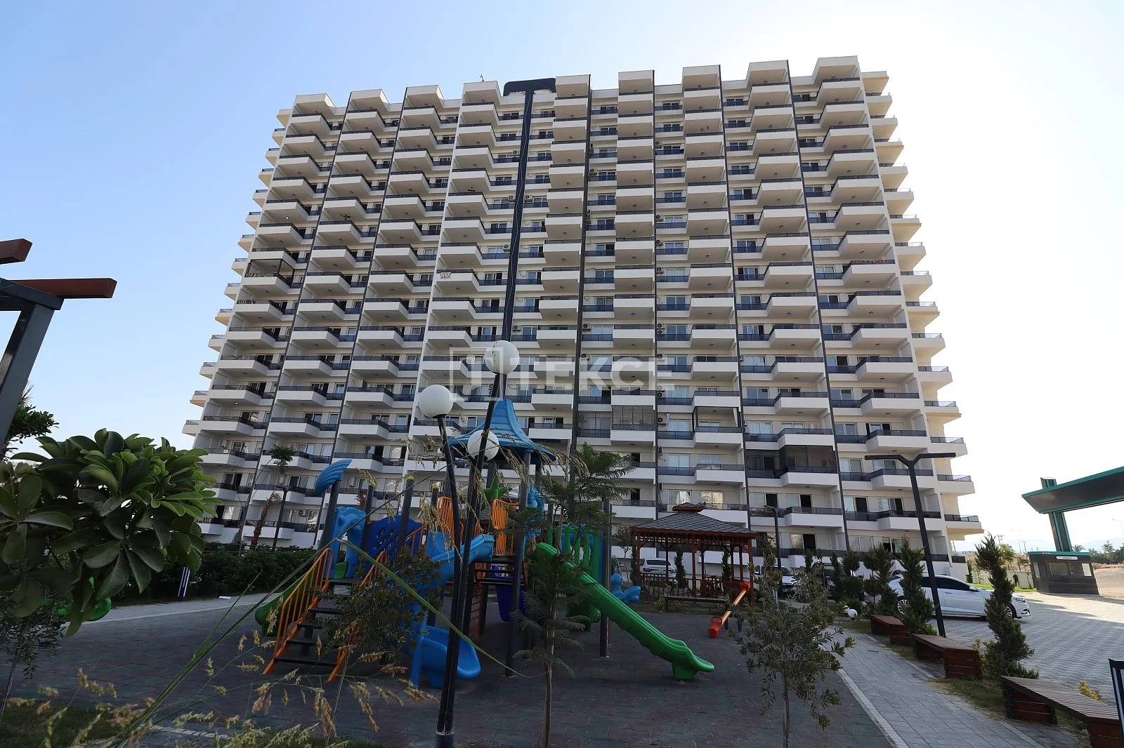 2-Bedroom Apartment with Mountain and City Views in Mersin, photo 3