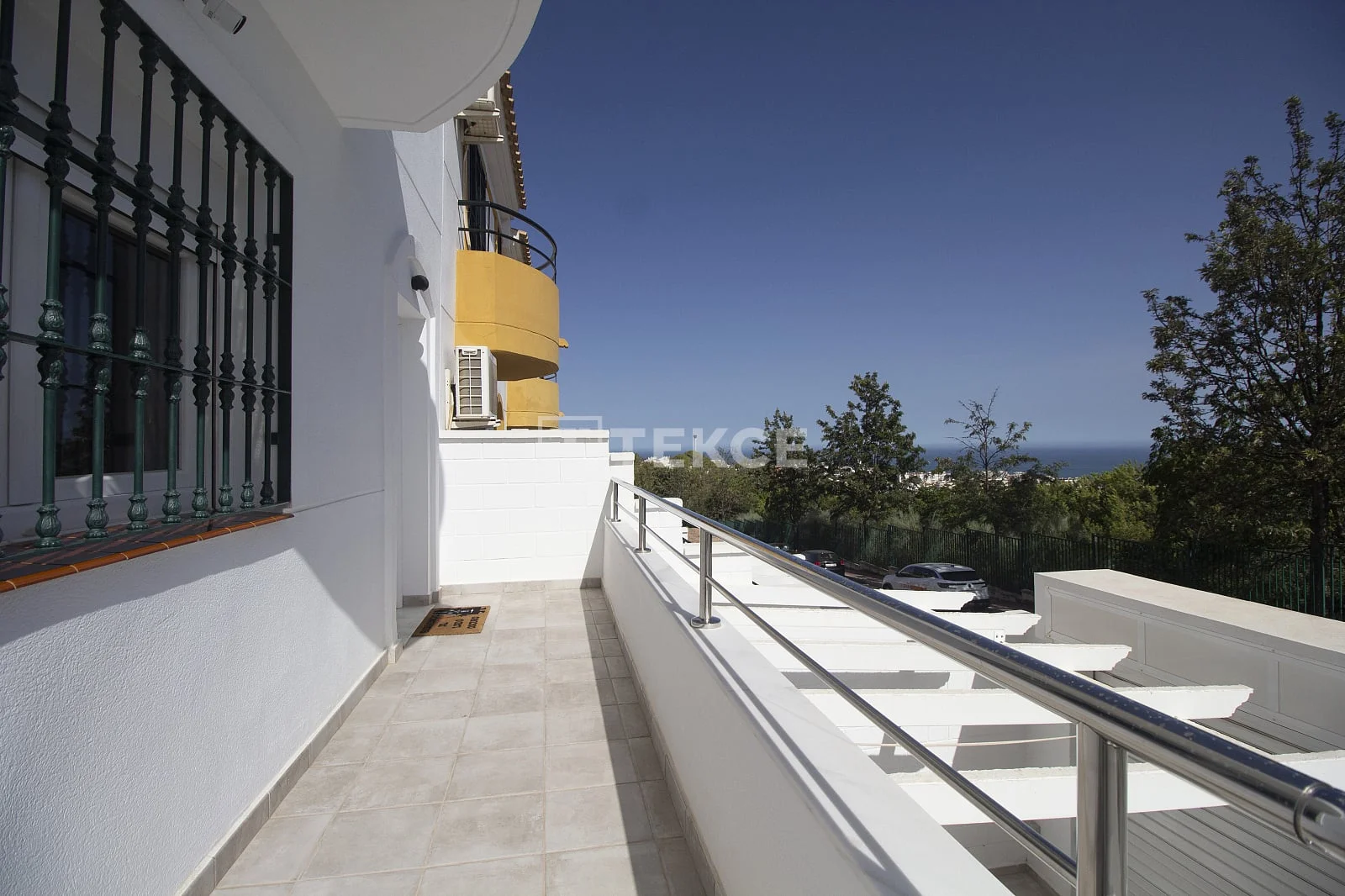 3-Bedroom Townhouse with Sea View in Benalmadena, photo 2