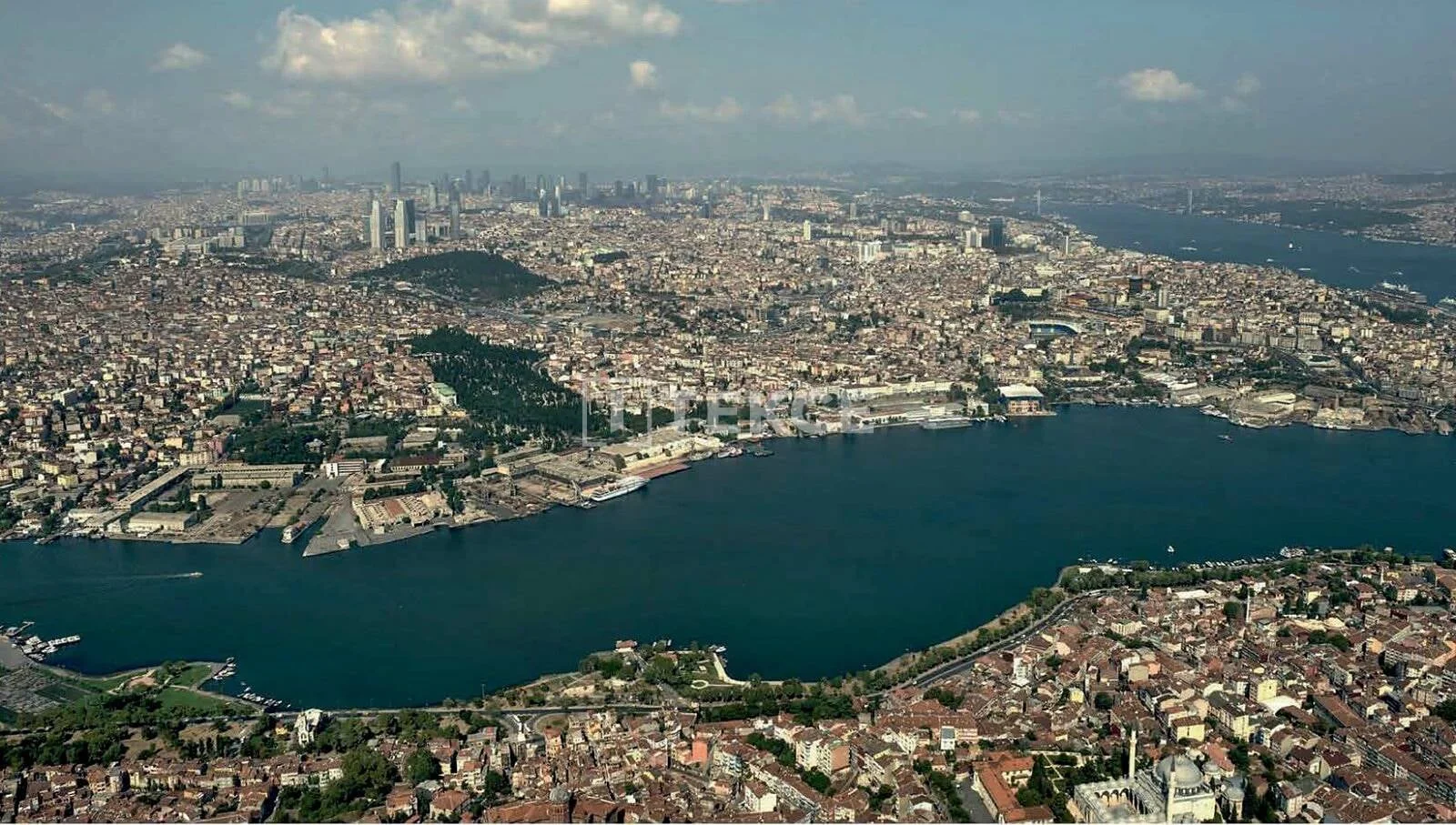 1-Bedroom Apartment with Sea Views in Beyoglu, Istanbul, photo 5