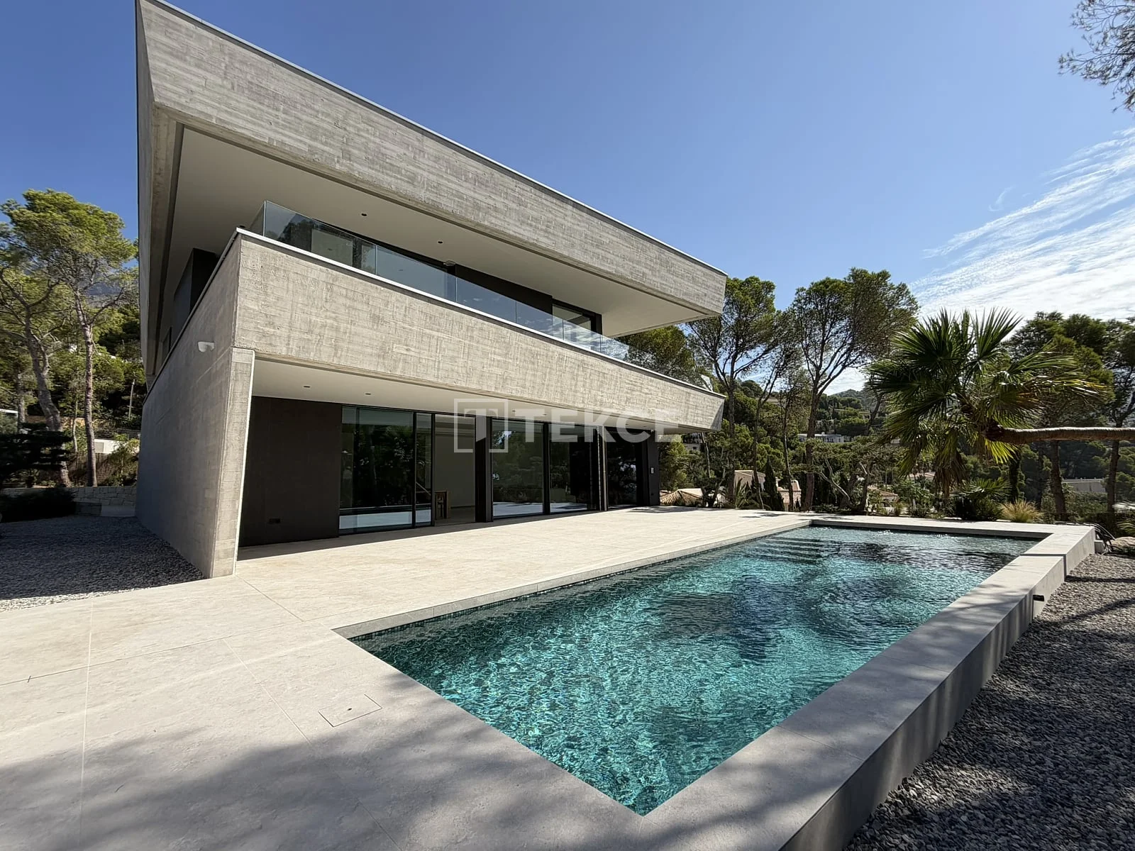 4-Bedroom Villa with Private Pool in Altea