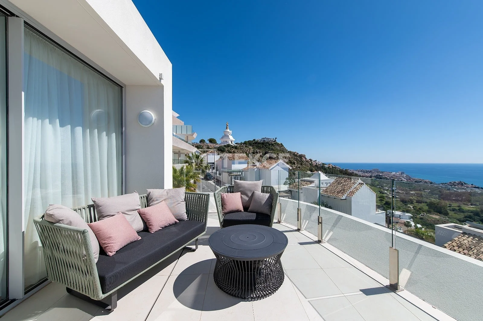 3-Bedroom Apartment with Sea View in Benalmadena, photo 2