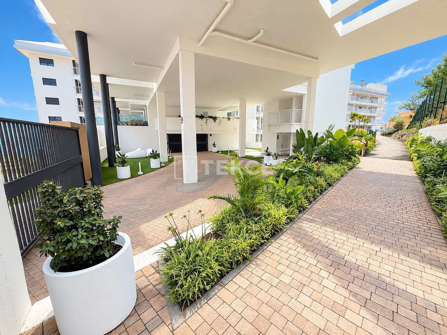 2-Bedroom Apartment with Panoramic Sea View in Fuengirola, photo 3