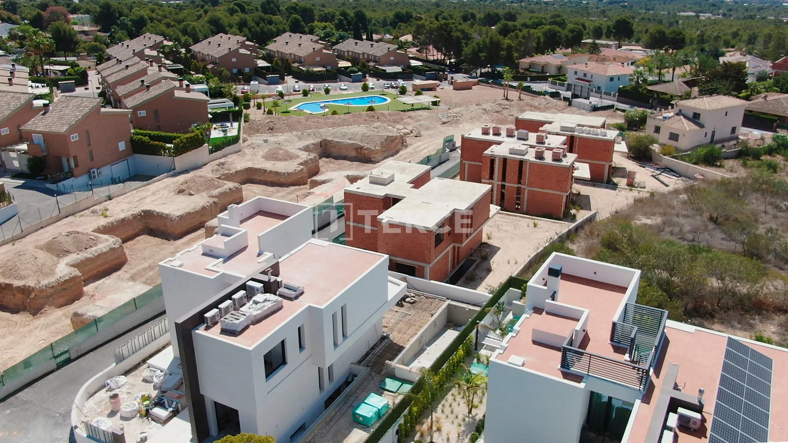4-Bedroom Villa with Private Pool and Terrace in La Nucia, photo 5