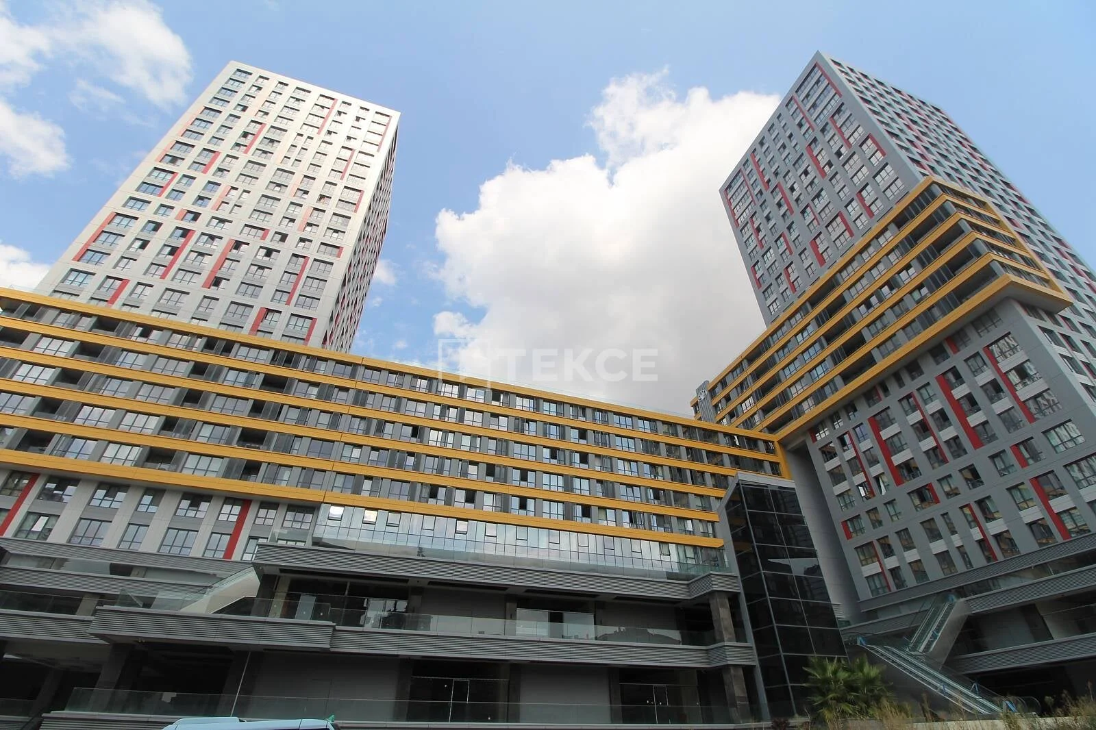 4-Bedroom Apartment with Sea and City Views in Kadikoy, Istanbul