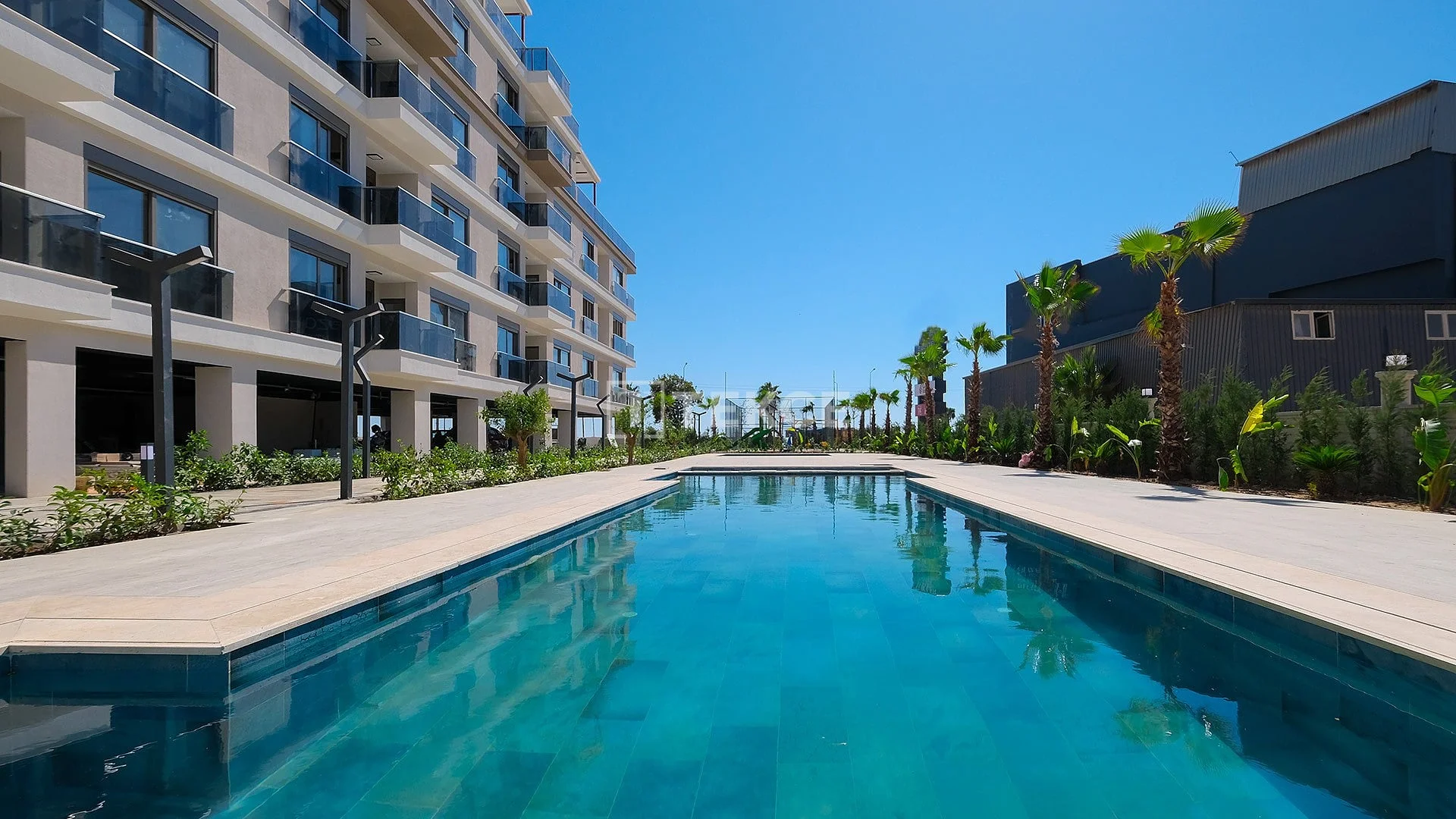 2-Bedroom Beachfront Apartment with Sea and Mountain Views in Antalya, photo 2