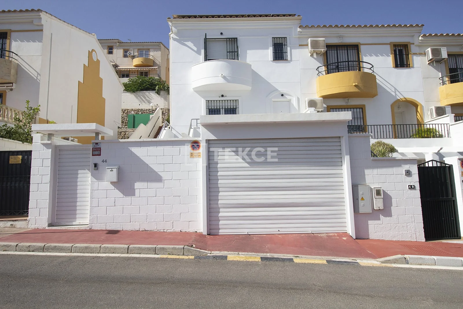 3-Bedroom Townhouse with Sea View in Benalmadena