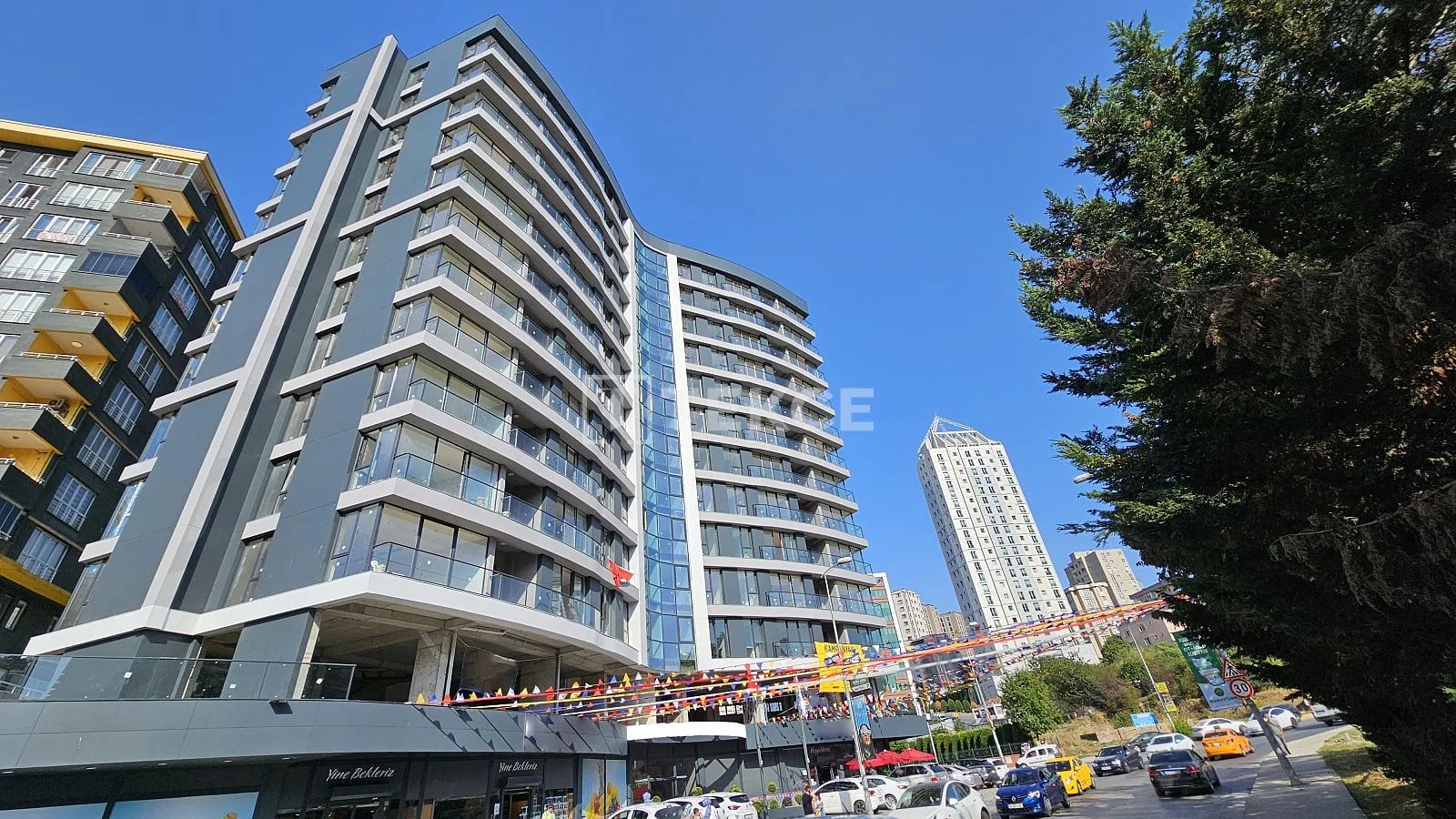 2-Bedroom Apartment with Shared Pool in Istanbul, photo 3