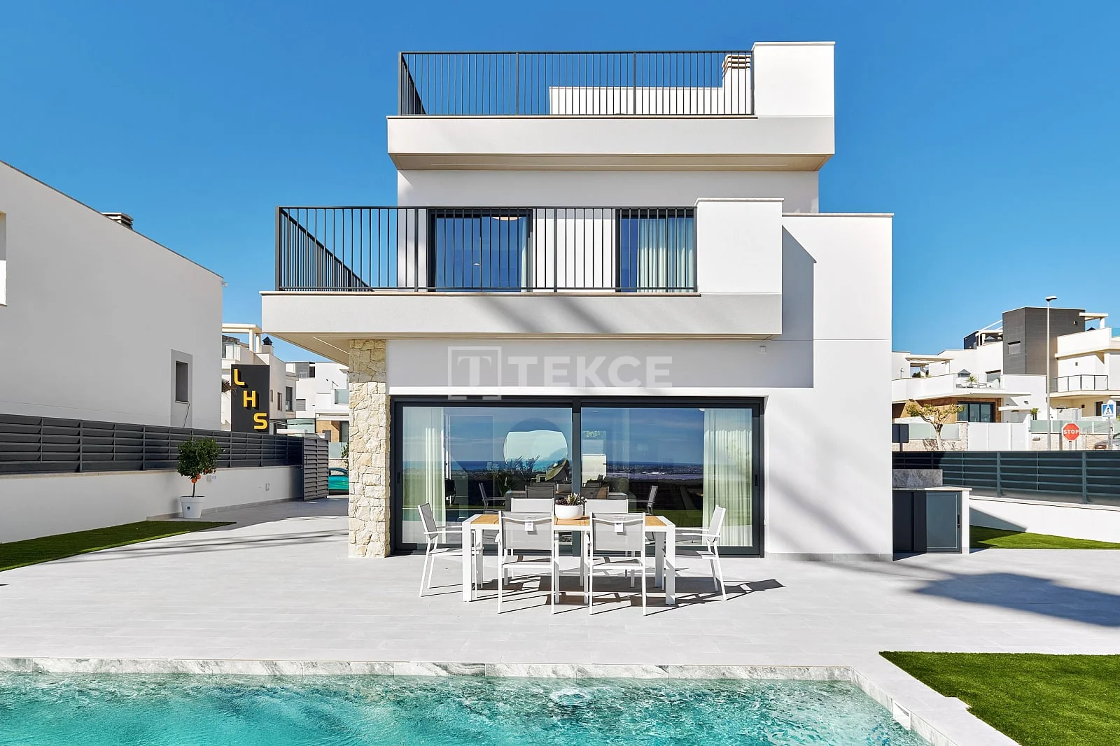 3-Bedroom Villa with Private Pool in San Miguel de Salinas