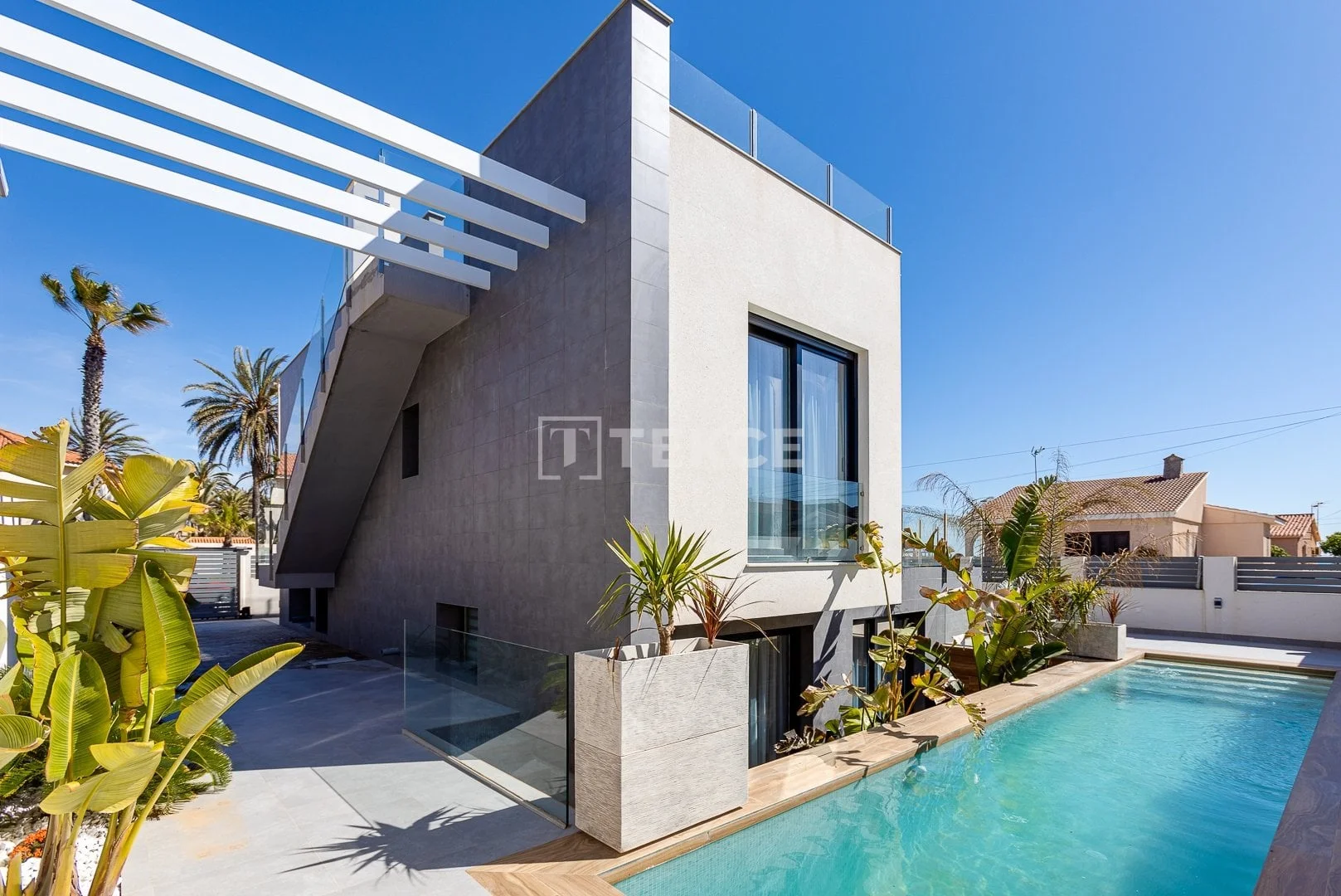 4-Bedroom Villa with Private Pool 1 km from the Sea in Torrevieja, photo 4