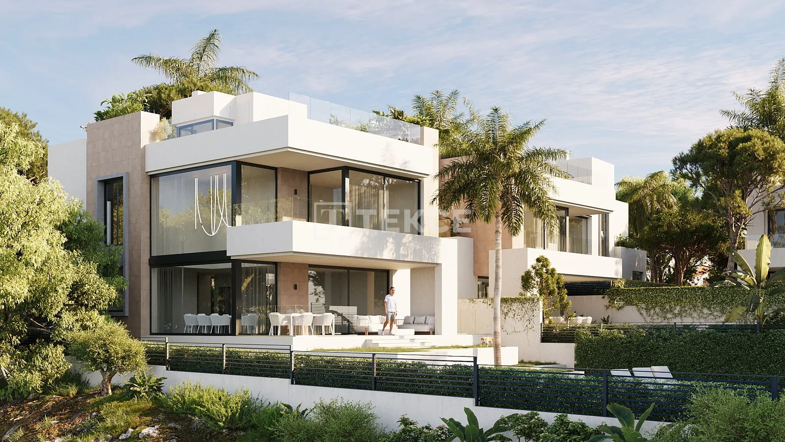 4-Bedroom Villa with Private Pool and Sea View in Marbella