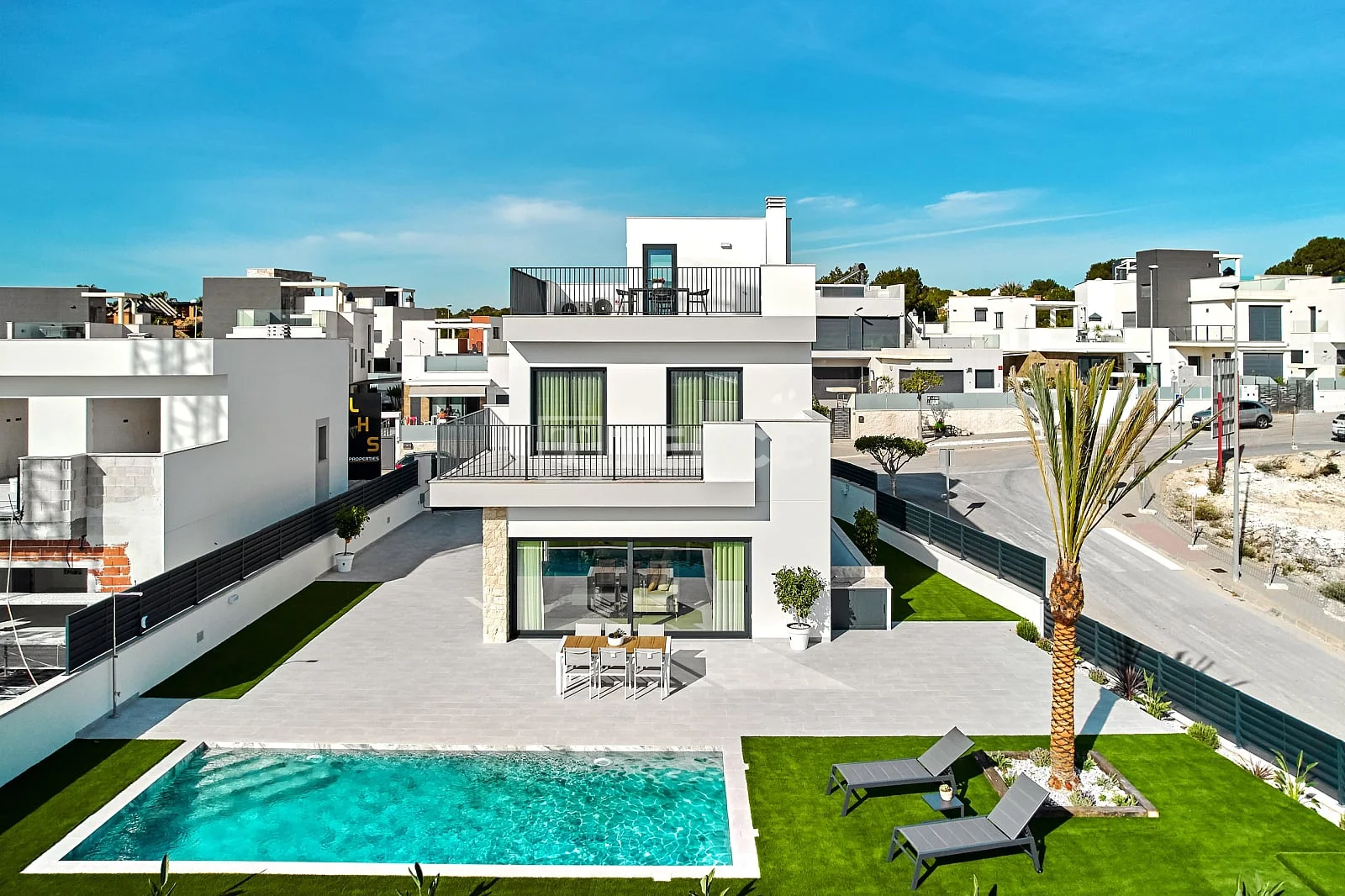 3-Bedroom Villa with Private Pool in San Miguel de Salinas, photo 2