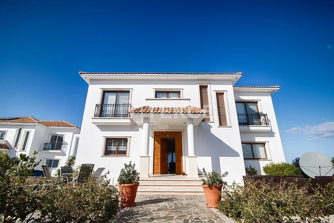 3-Bedroom Villa with Private Pool on the Beach in Kyrenia