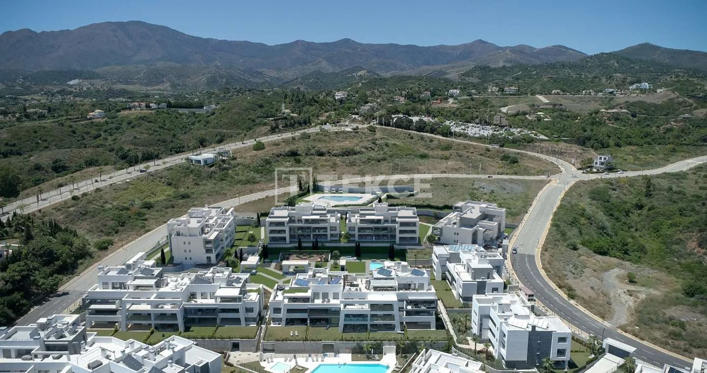 2-Bedroom Apartment with Sea View in Estepona, Costa del Sol, photo 5