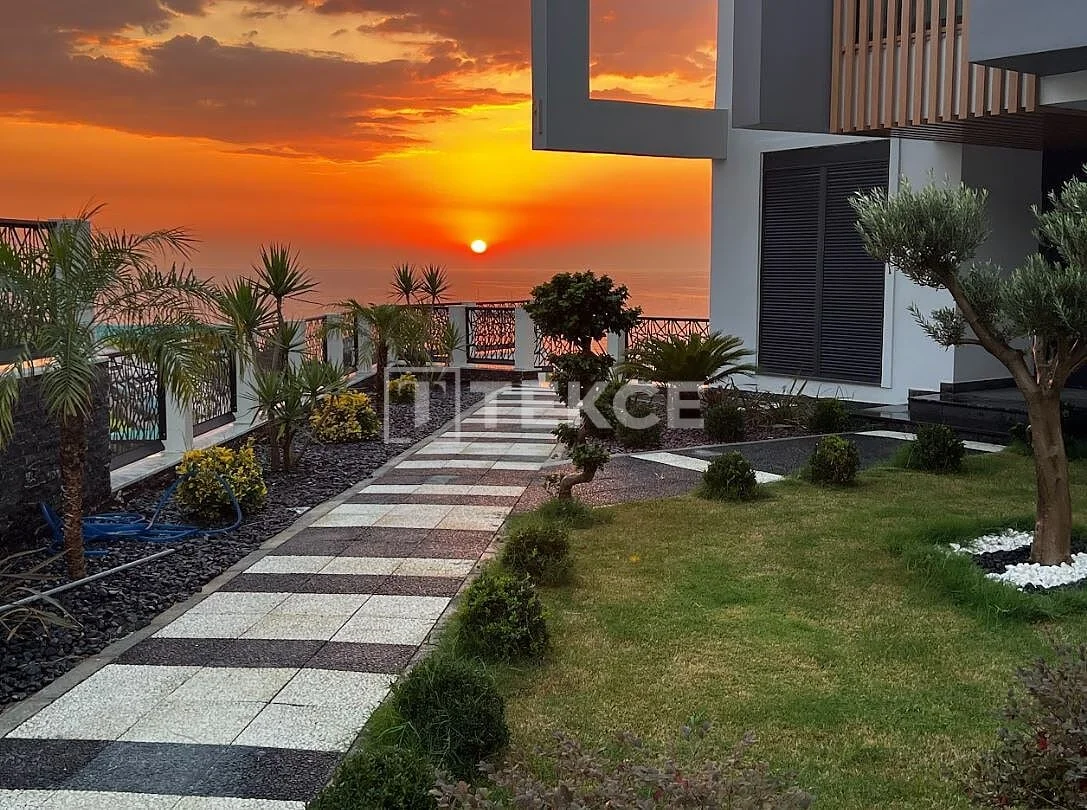 4-Bedroom Villa with Private Pool and Sea Views in Alanya, photo 2