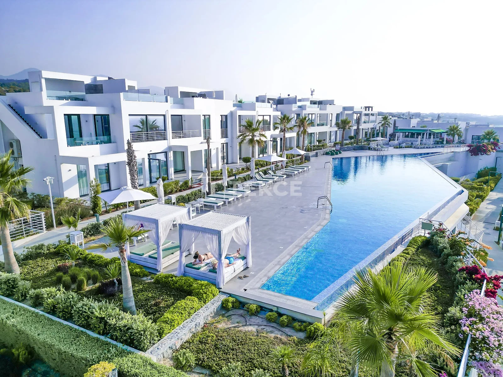 3-Bedroom Apartment with Sea View on the Beachfront in Kyrenia, photo 4