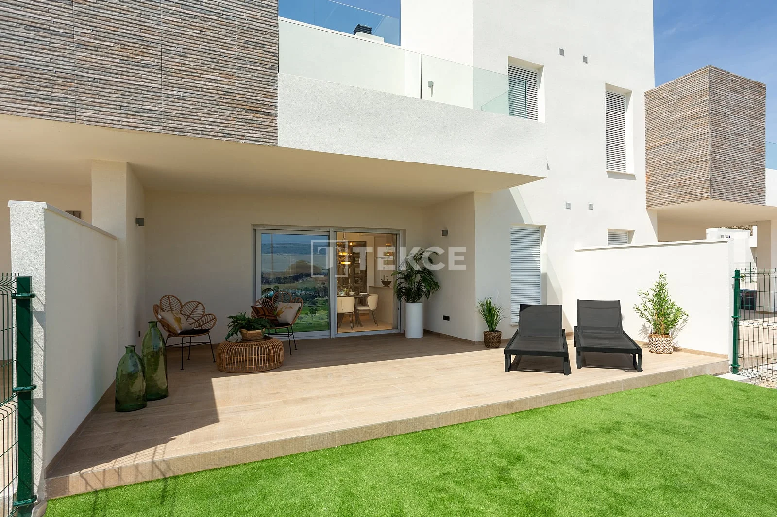 2-Bedroom Apartment with Golf View in Algorfa, Costa Blanca