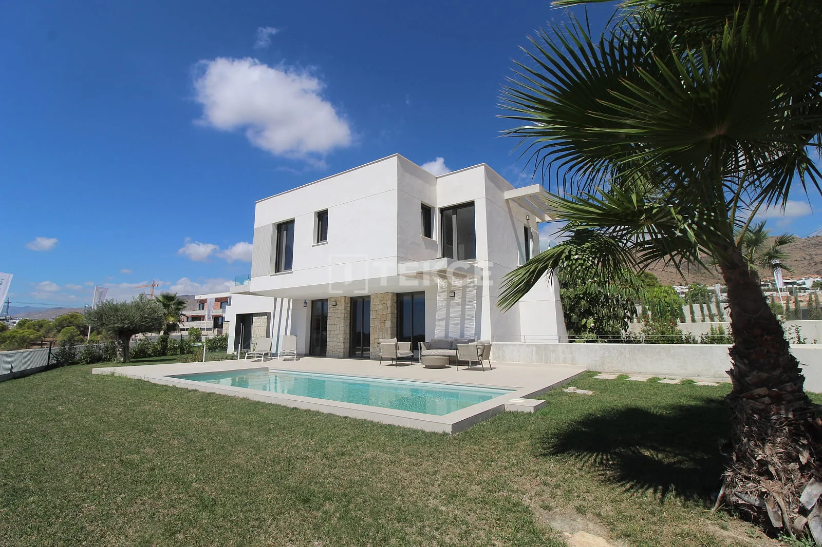 4-Bedroom Villa with Private Pool and Sea Views in Finestrat, photo 4