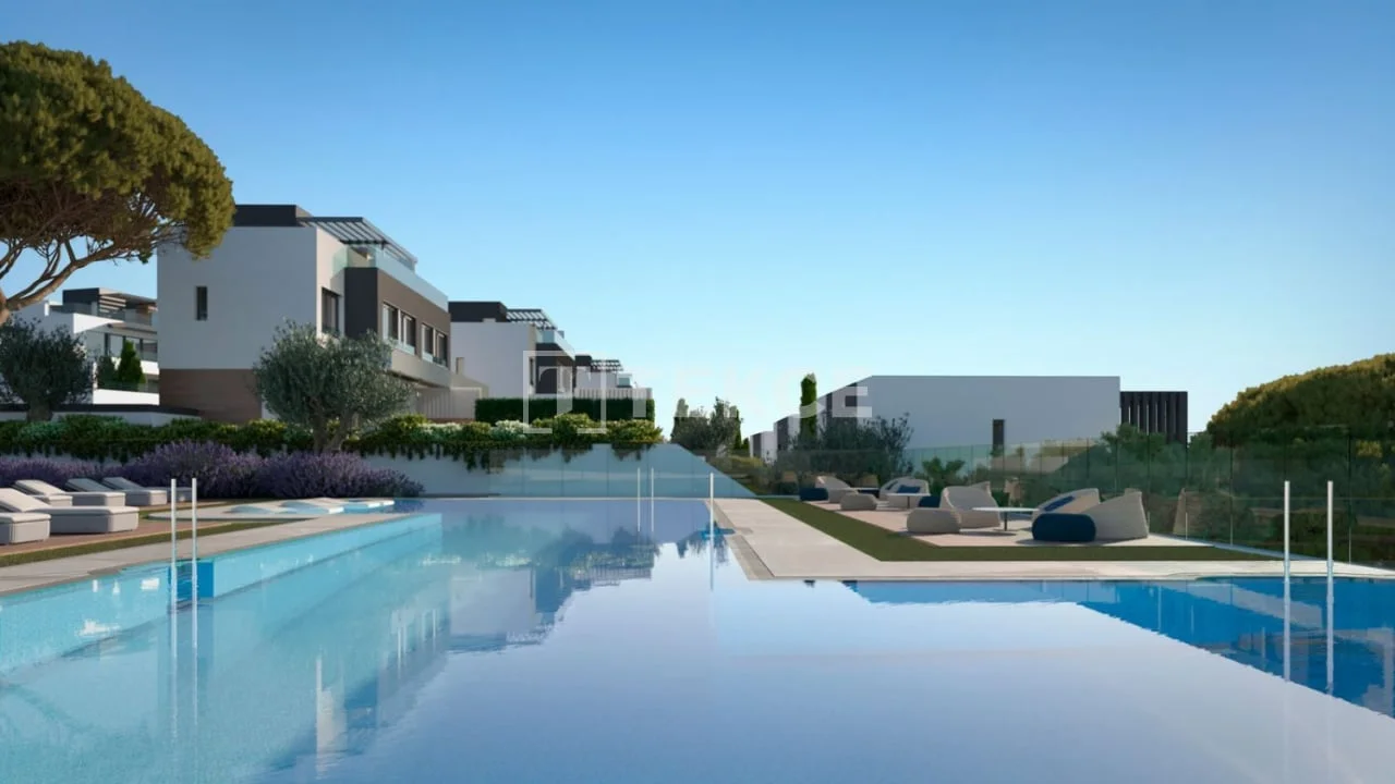 3-Bedroom Villa with Sea View in Estepona, photo 5