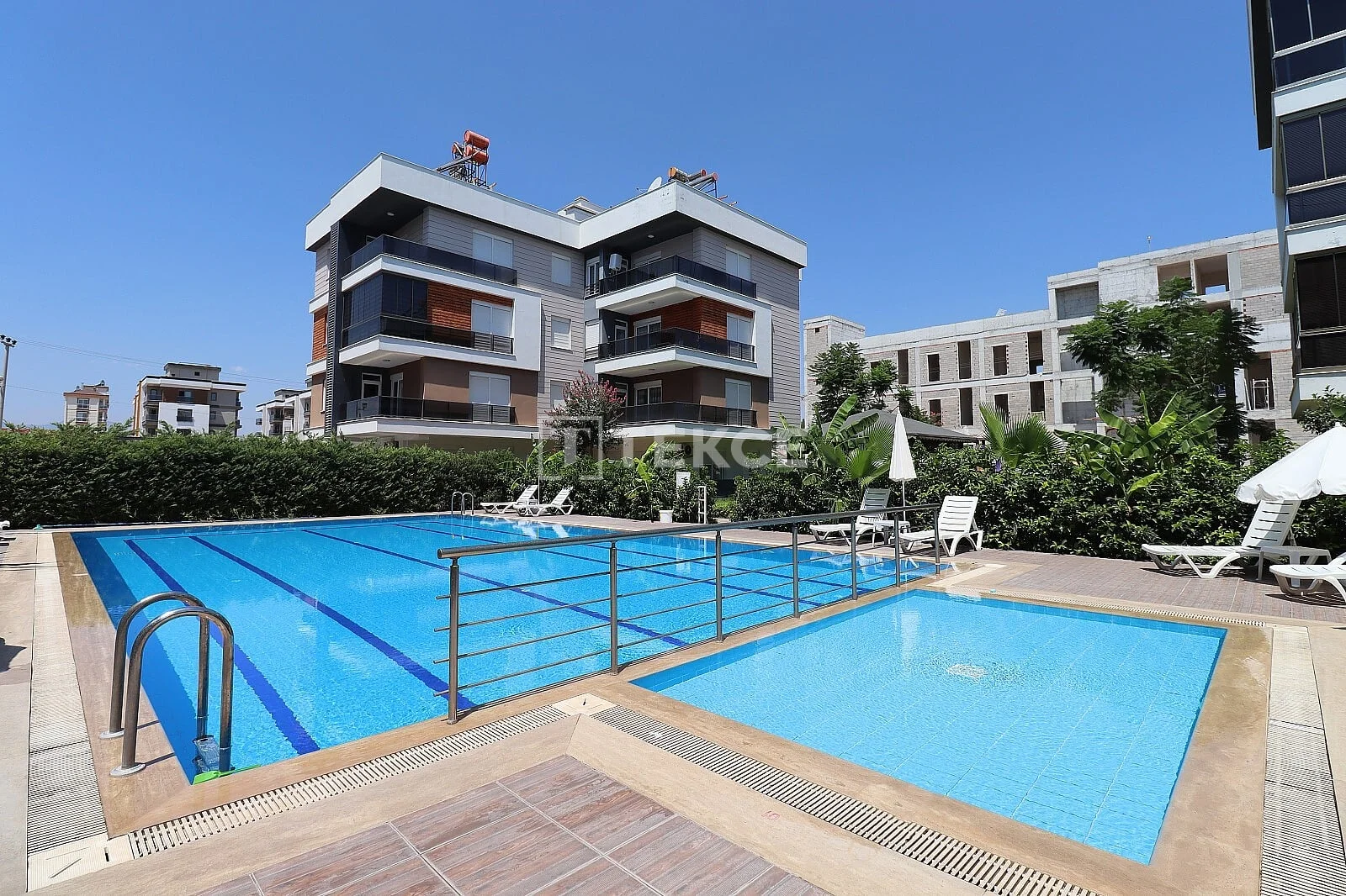 2-Bedroom Furnished Apartment with Garden in Kepez, Antalya
