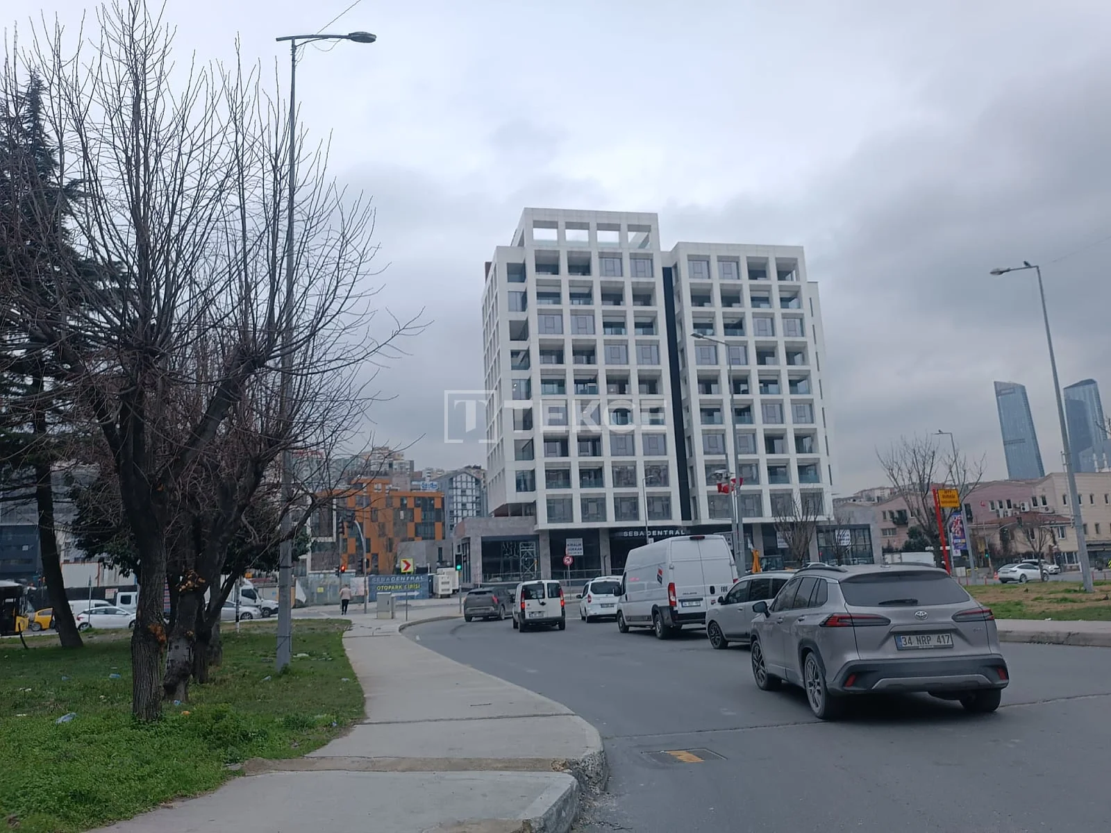 1-Bedroom Apartment with Balcony and Terrace in Kagithane, Istanbul, photo 2