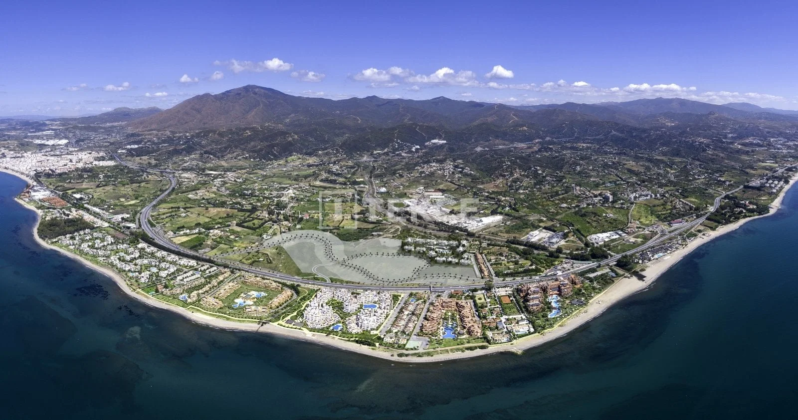 3-Bedroom Penthouse with Private Pool and Garden in Estepona, photo 4