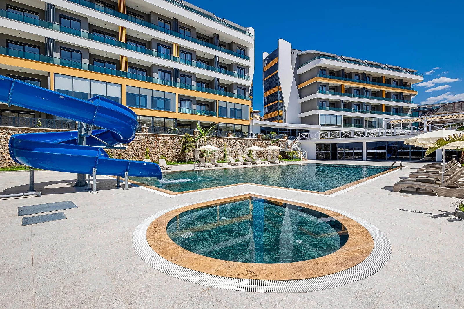 2-Bedroom Apartment with Balcony and Terrace in Oba, Alanya