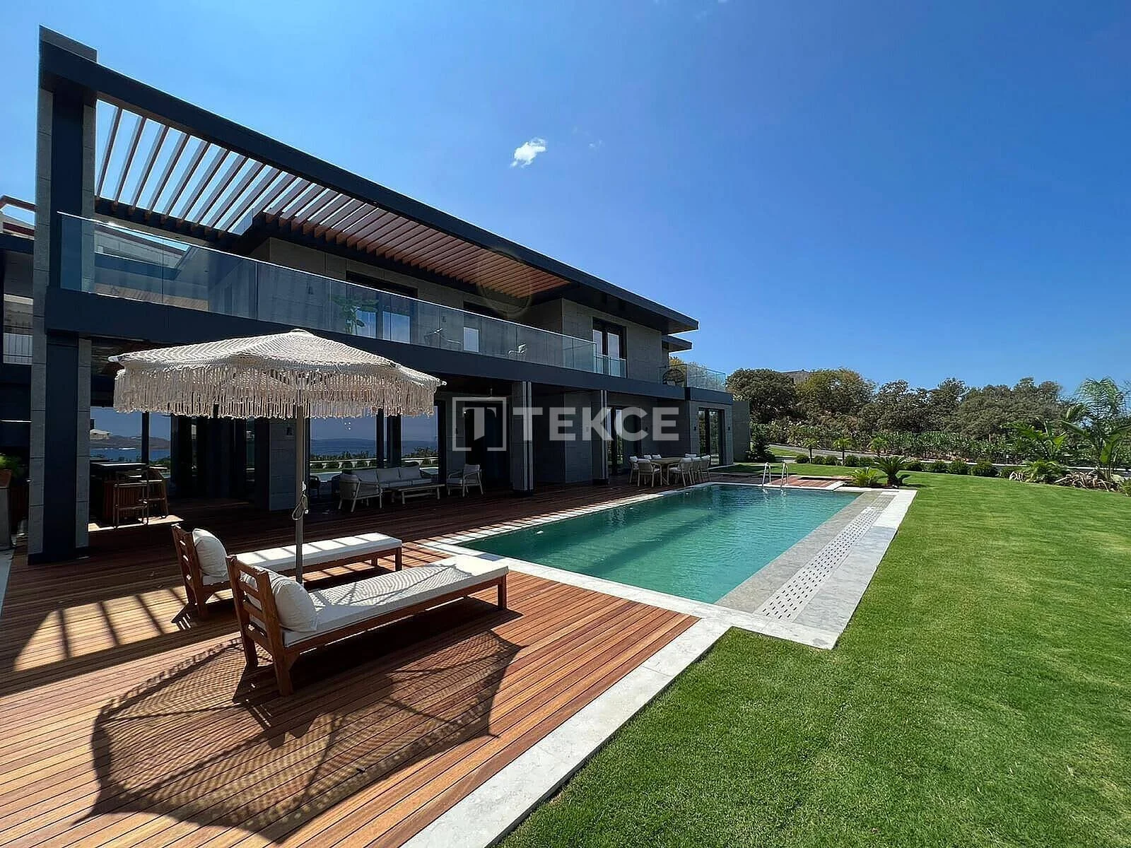 4-Bedroom Villa with Sea View and Private Pool in Bodrum, photo 2