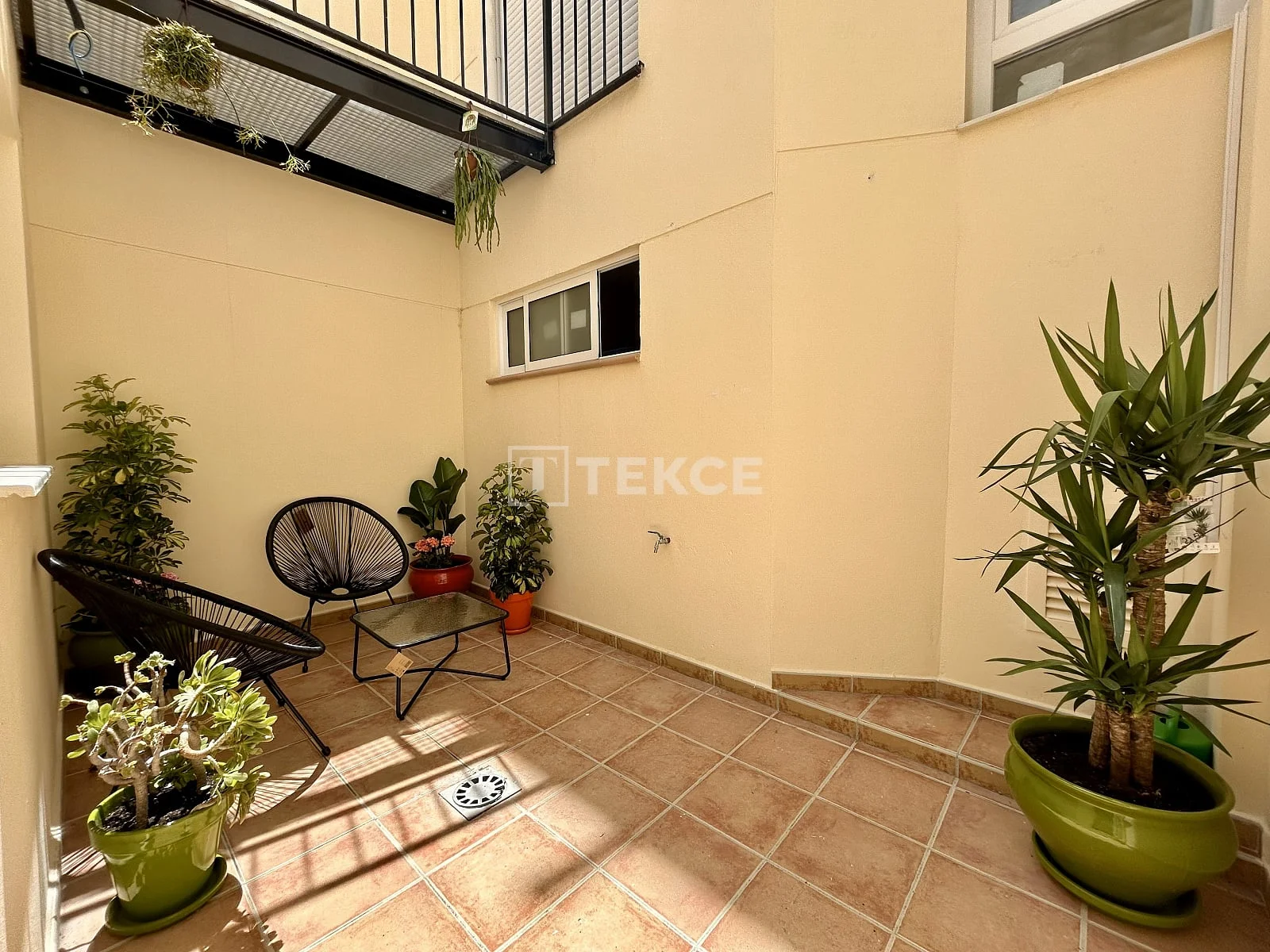 2-Bedroom Apartment in Central Alicante, photo 5