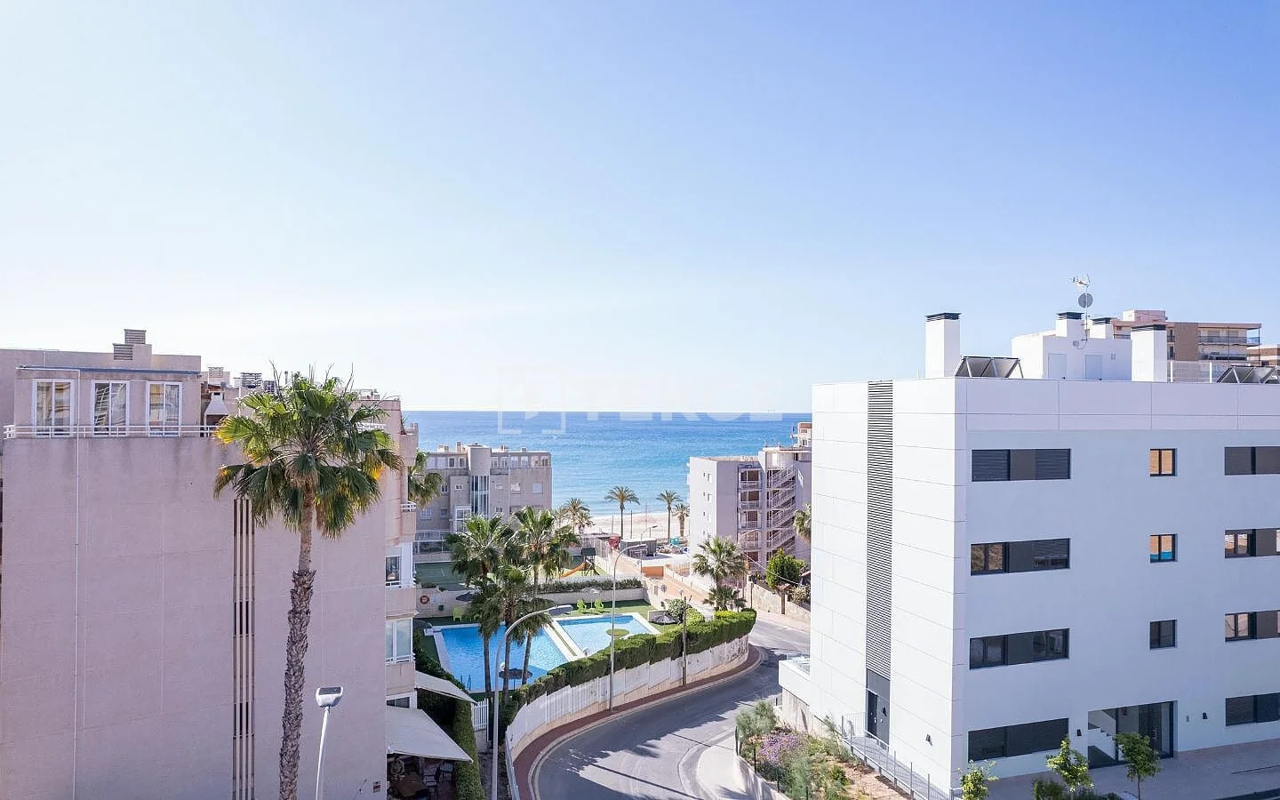 3-Bedroom Apartment with Sea View in El Campello, Alicante, photo 4