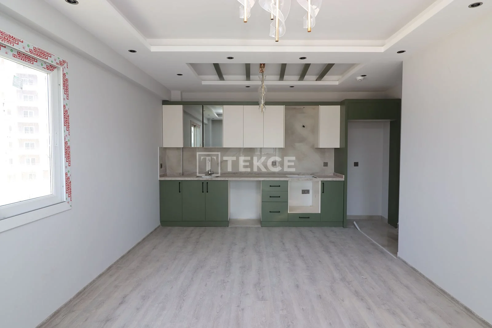 1-Bedroom Apartment with Sea View in Mersin, photo 5