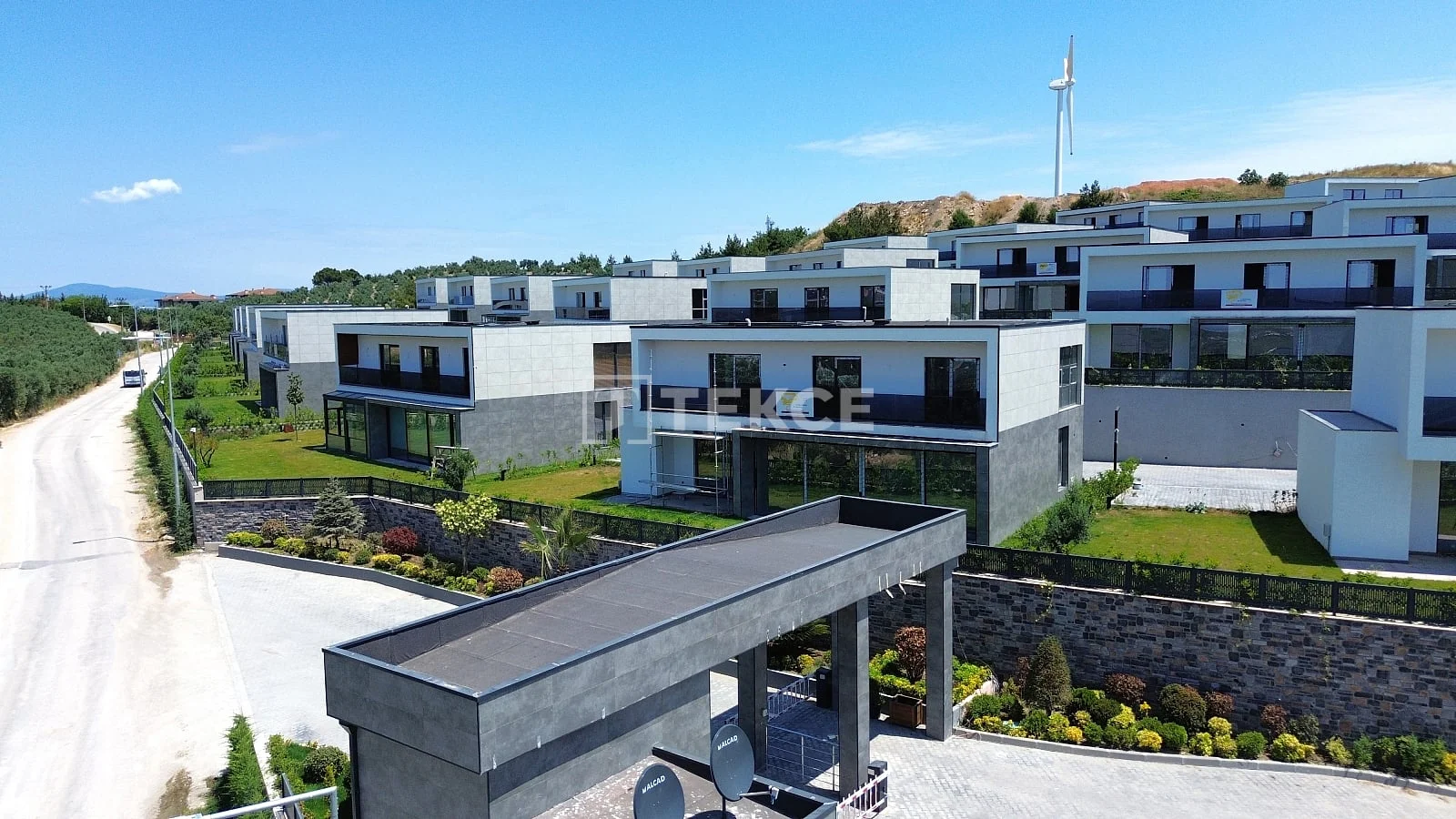4-Bedroom Villa with Private Garden and Mountain Views in Mudanya, photo 3