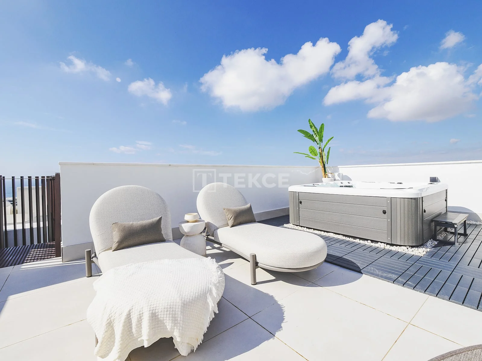 2-Bedroom Apartment with Sea View in Fuengirola, Malaga, photo 4