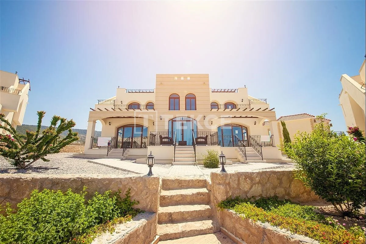 2-Bedroom Townhouse with Sea and Mountain Views in Kyrenia, photo 2