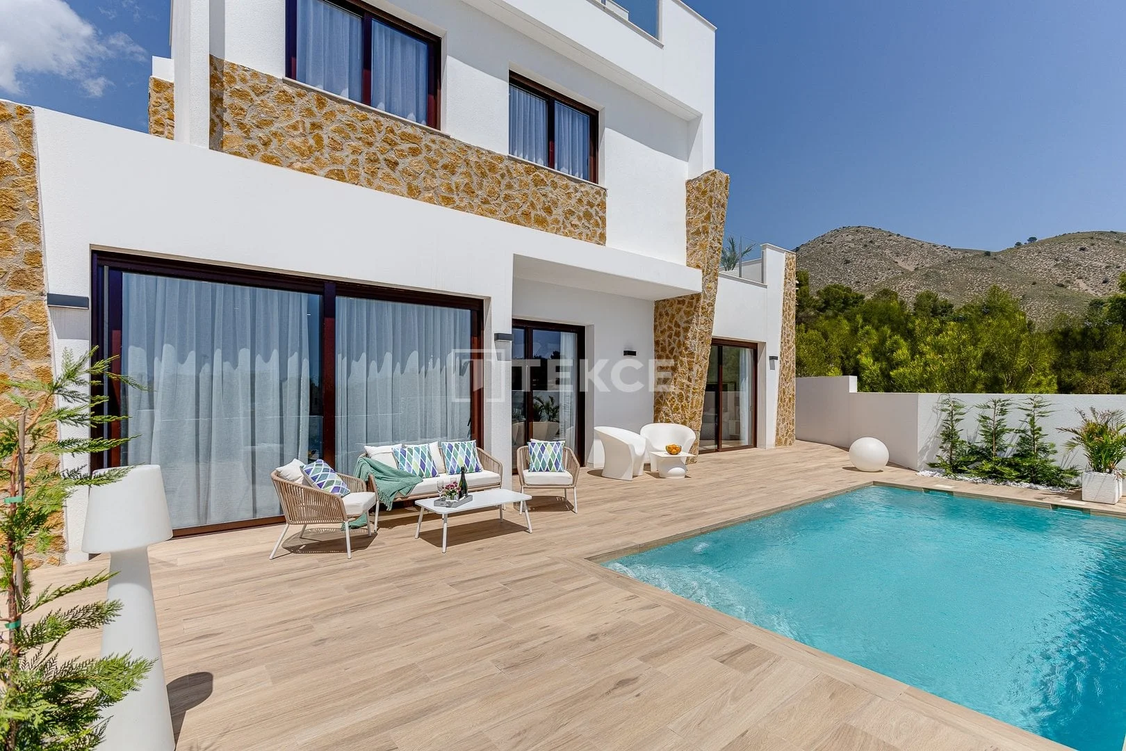 4-Bedroom Villa with Sea View in Finestrat, photo 4